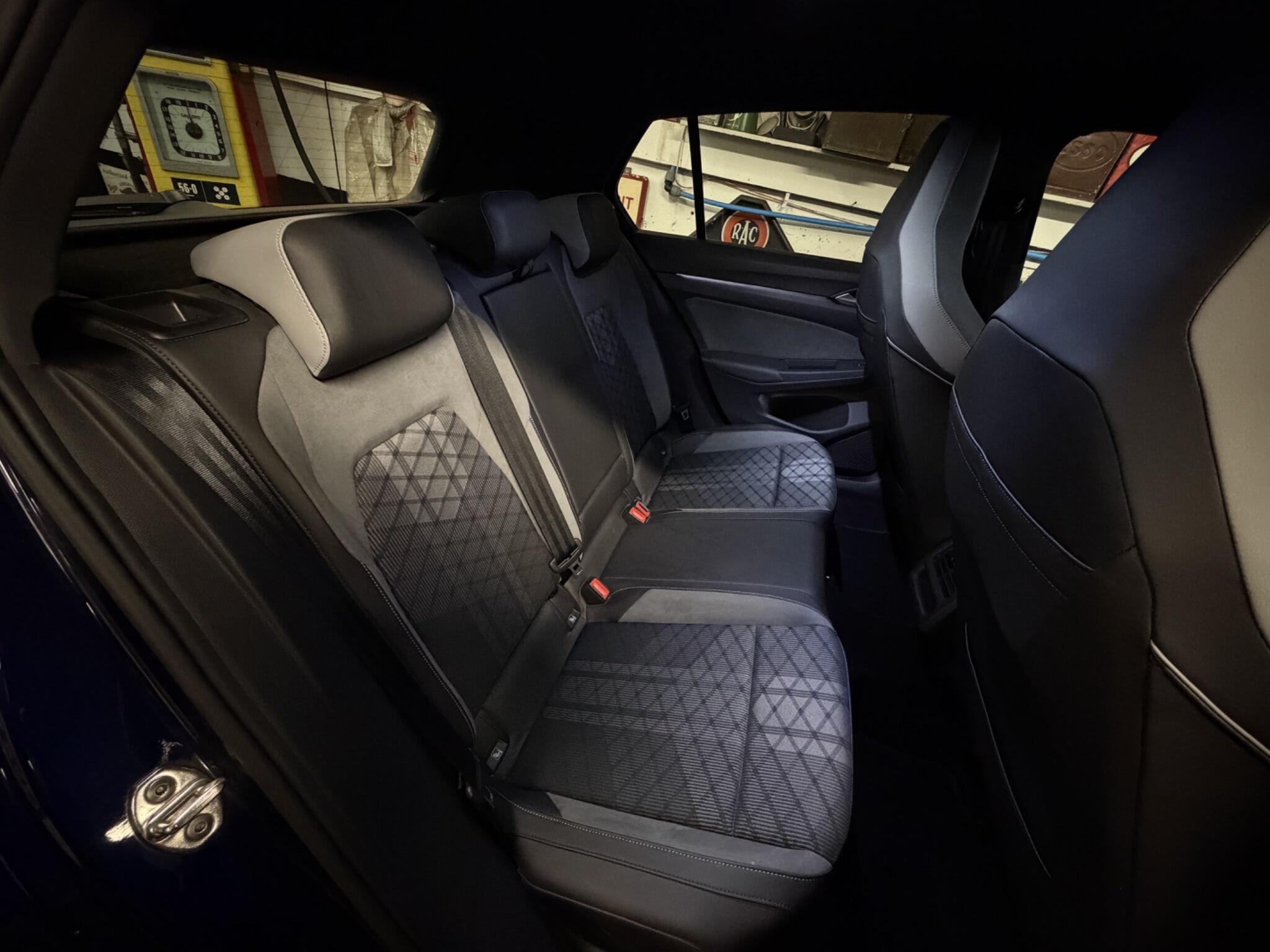Volkswagen Golf view 11