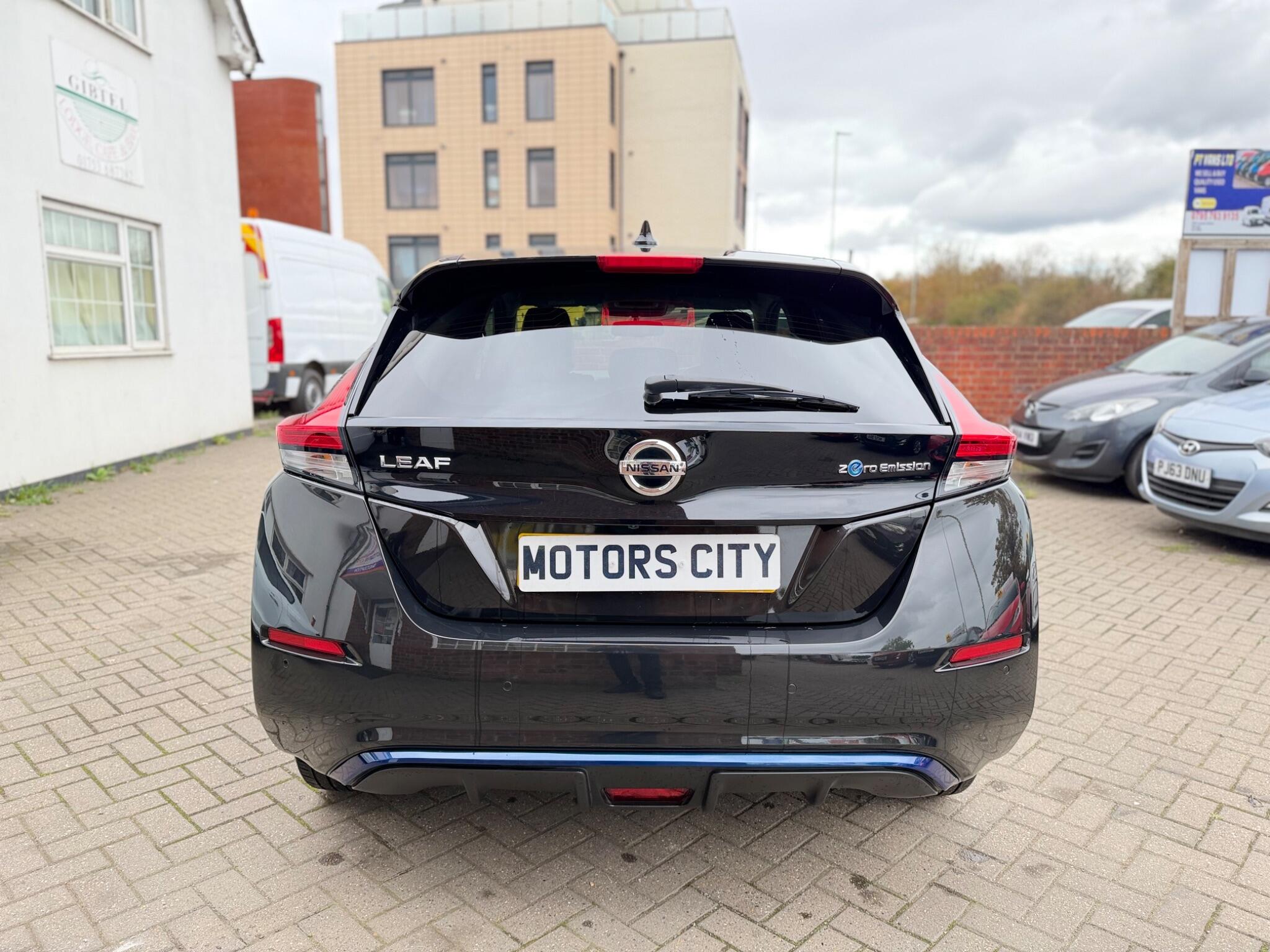 Nissan Leaf view 8