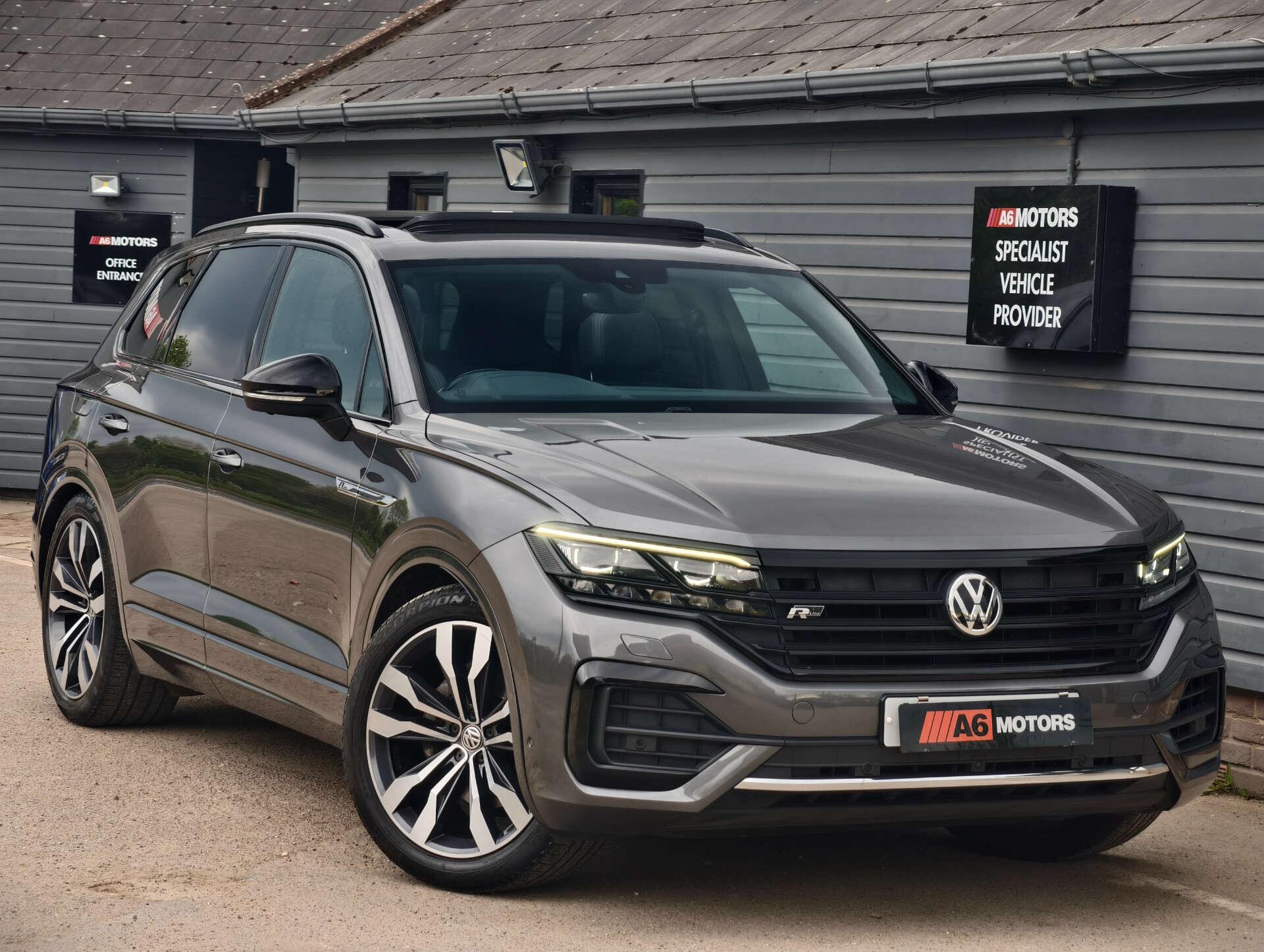 Volkswagen Touareg view 11