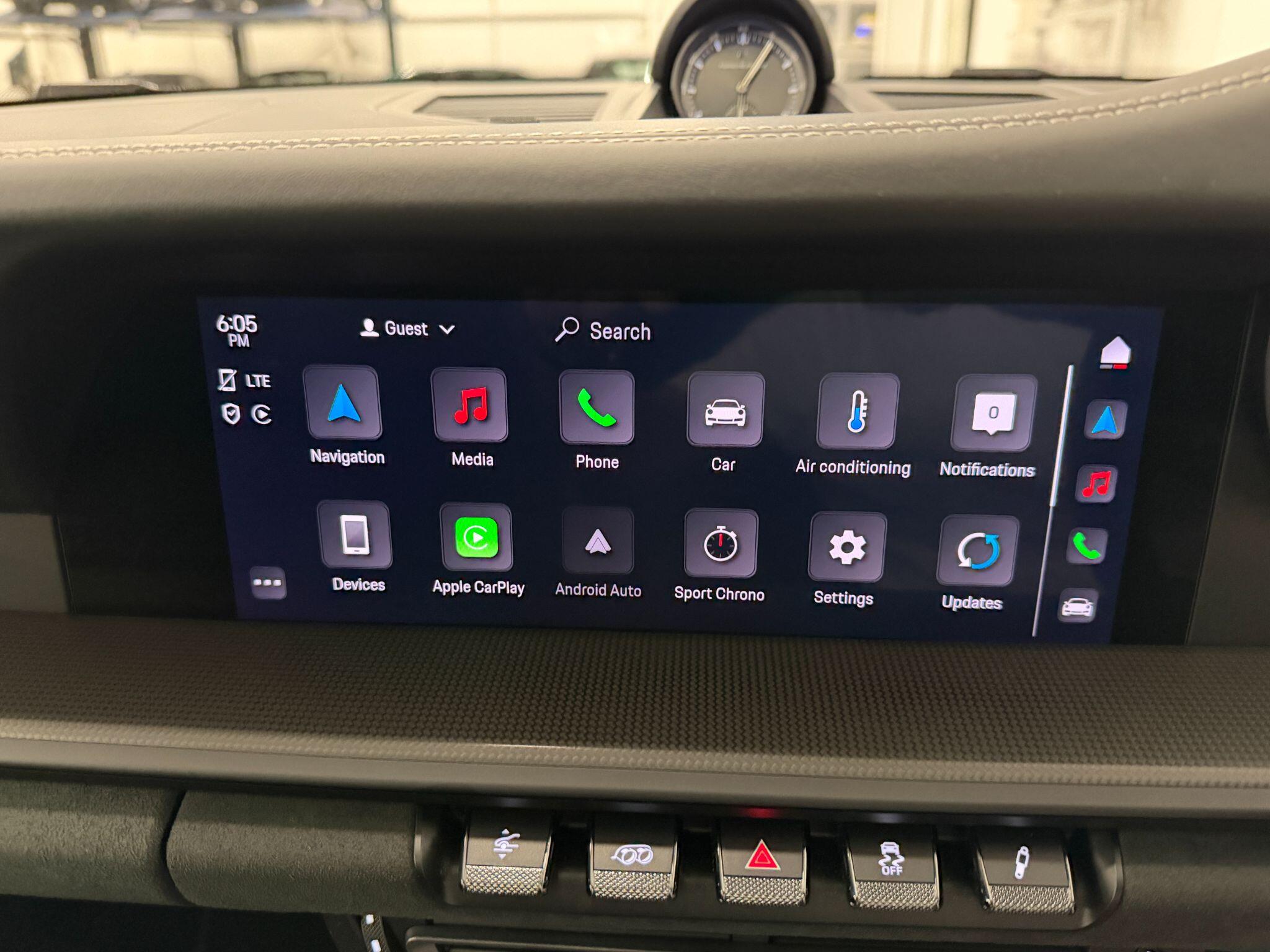 Porsche 911 view 30