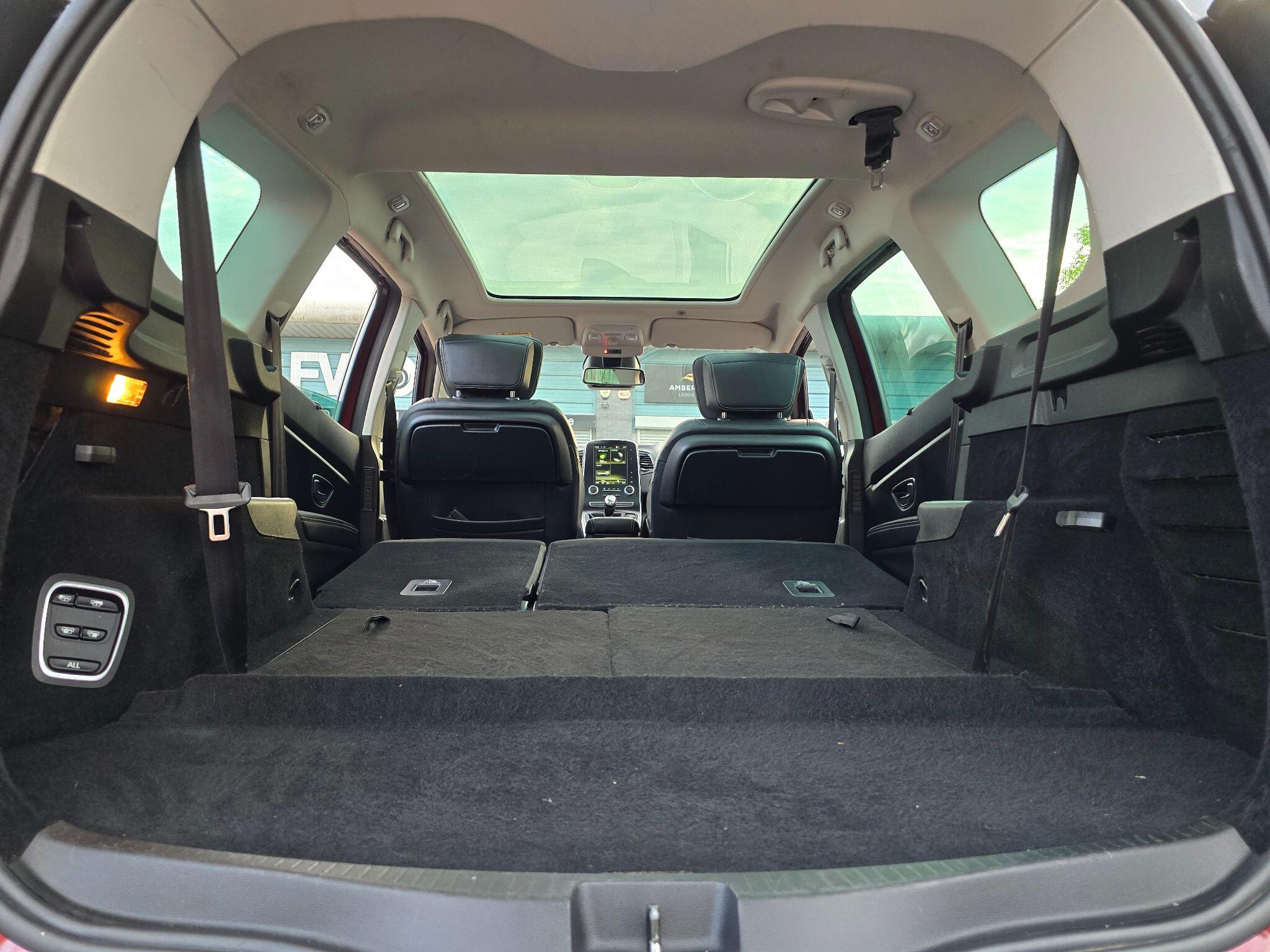 Renault Grand Scenic view 57