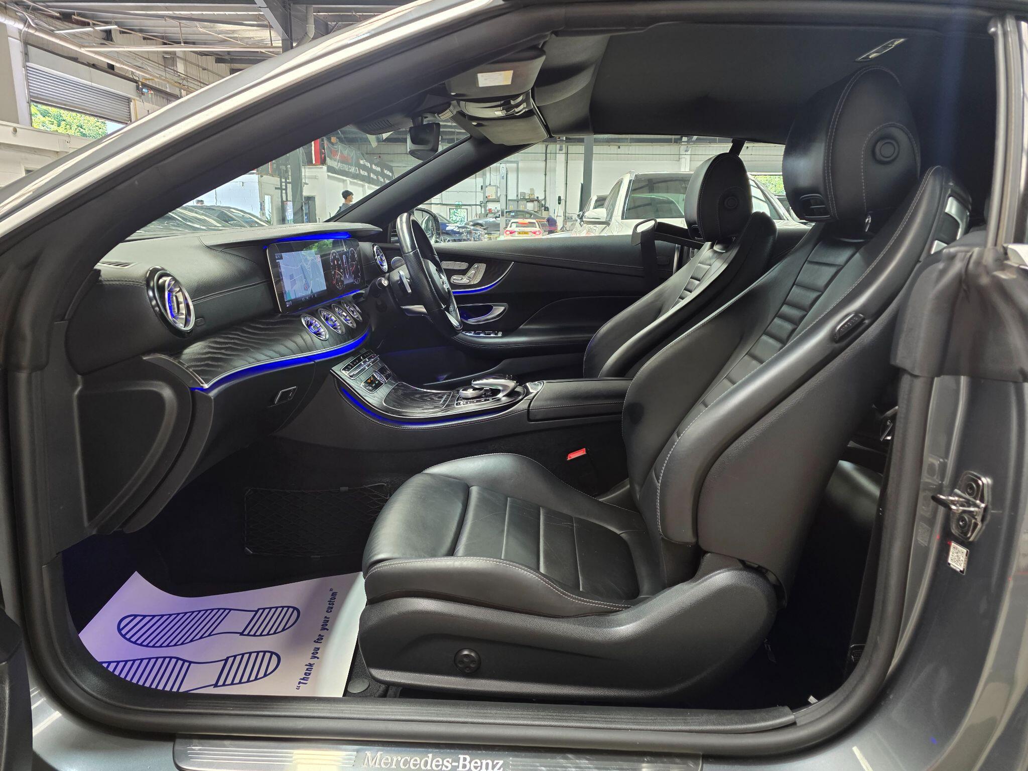 Mercedes-Benz E Class view 27