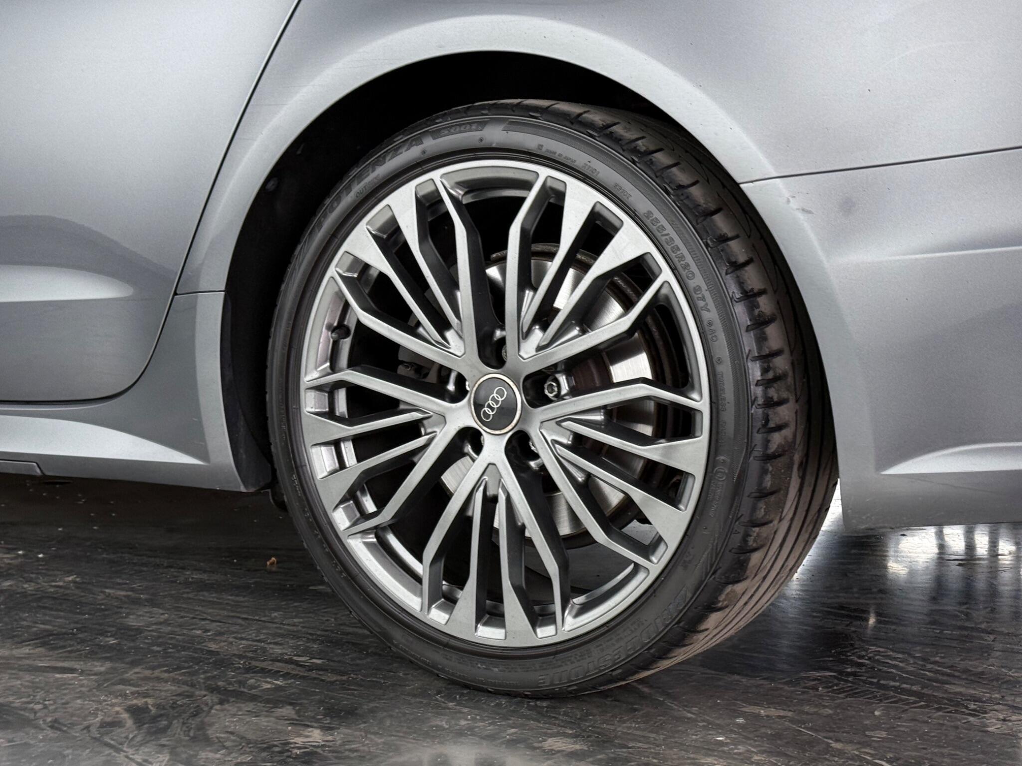 Audi A6 view 11
