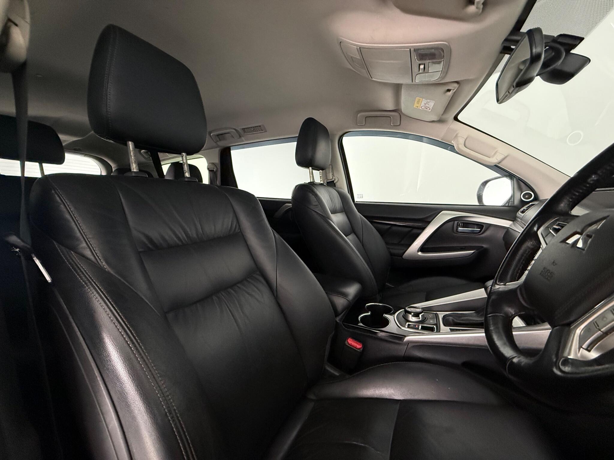 Mitsubishi Shogun Sport view 24