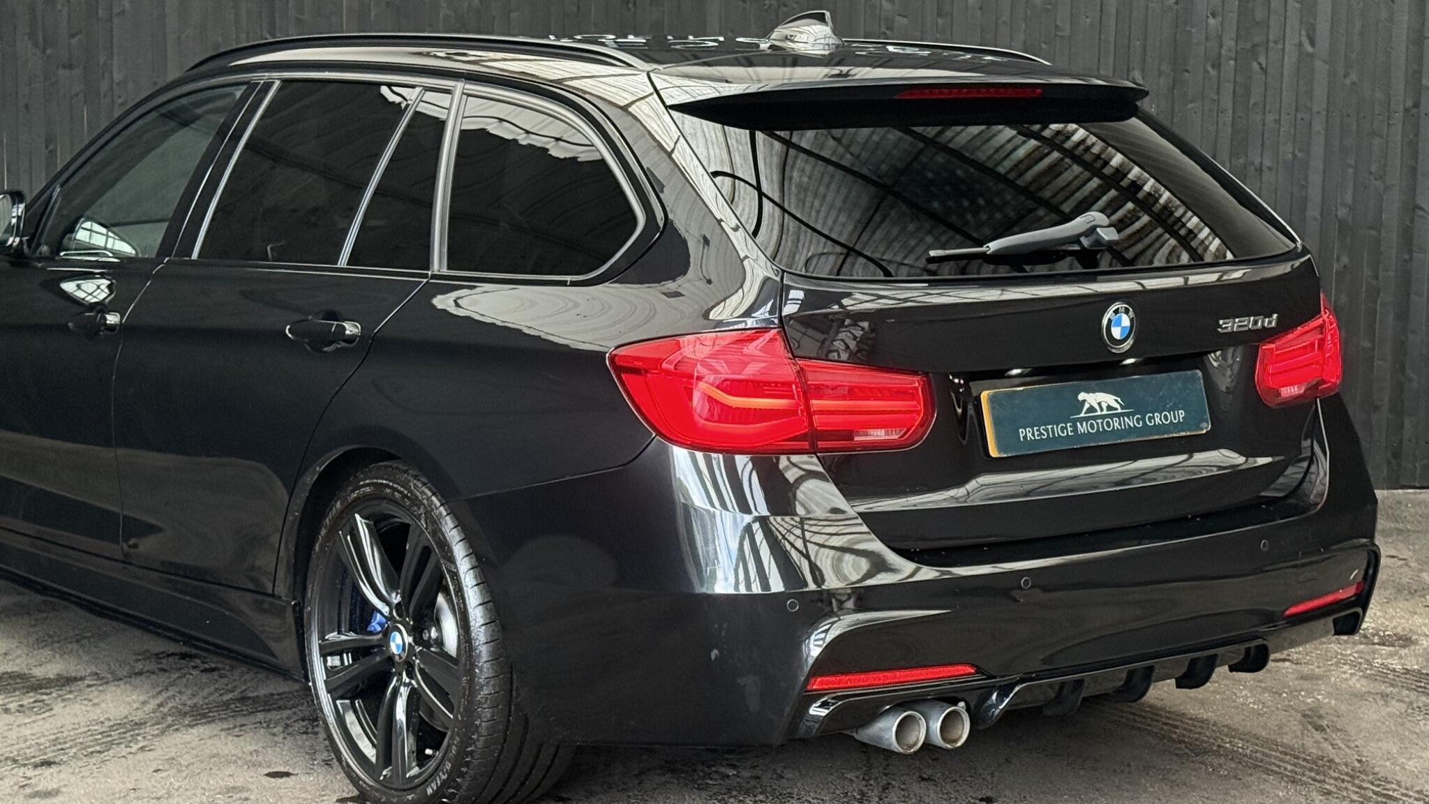 BMW 3 Series view 19