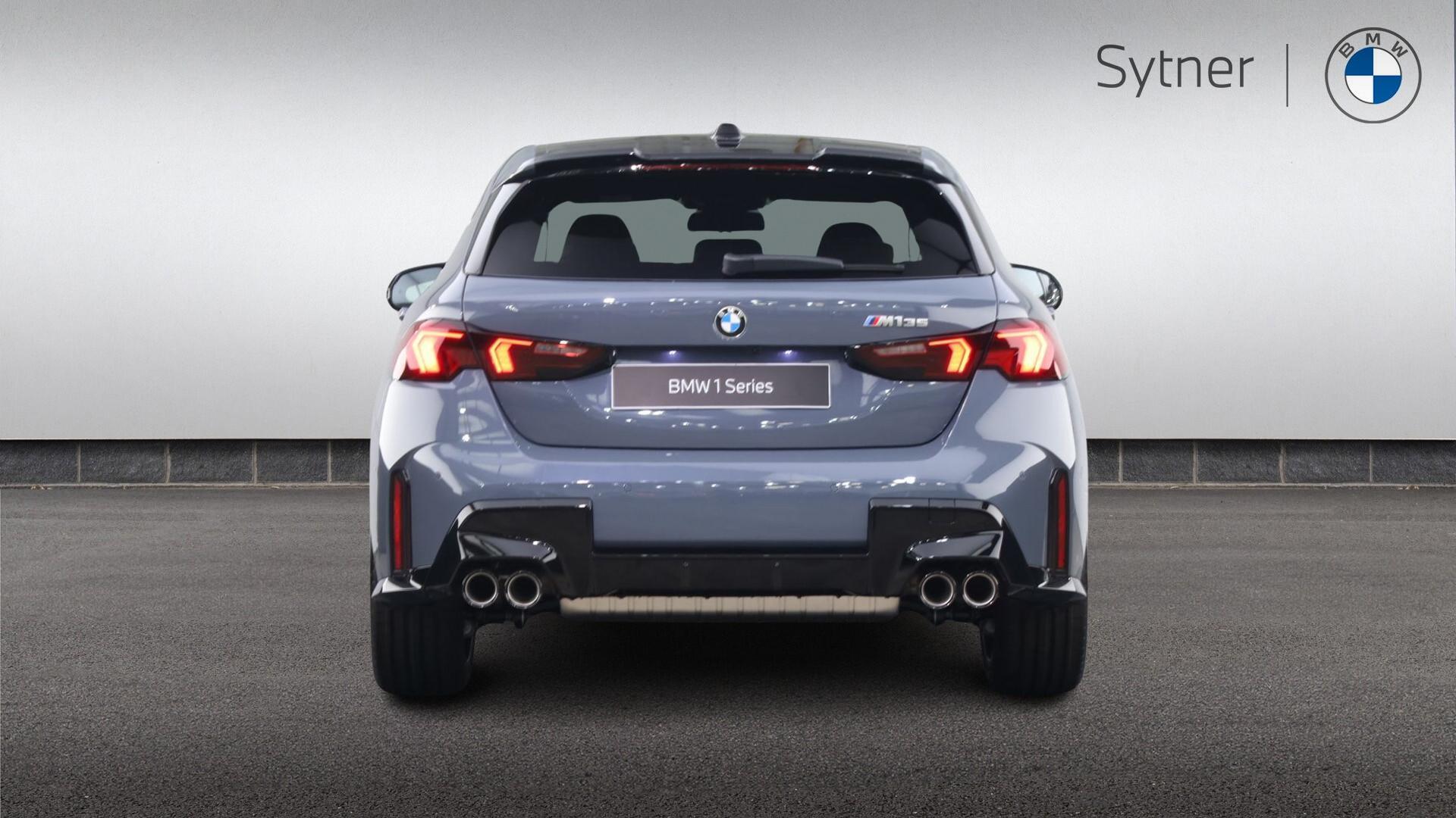 BMW 1 Series view 15