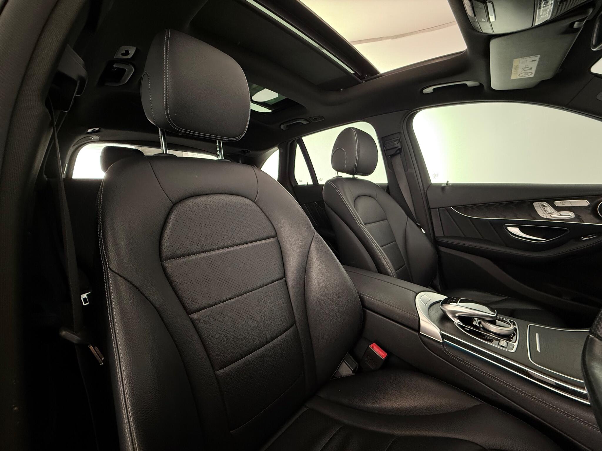 Mercedes-Benz GLC view 29