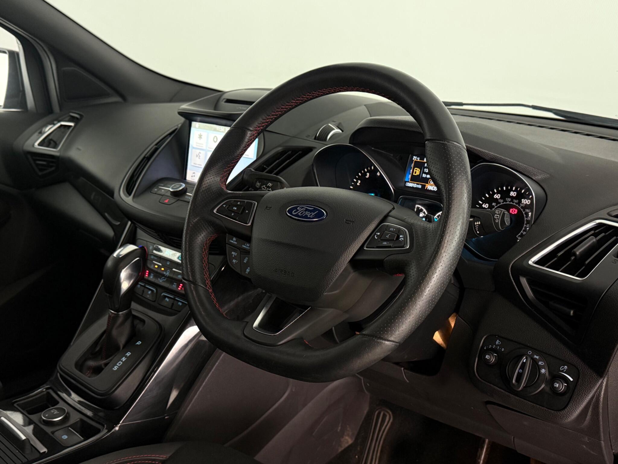 Ford Kuga view 3