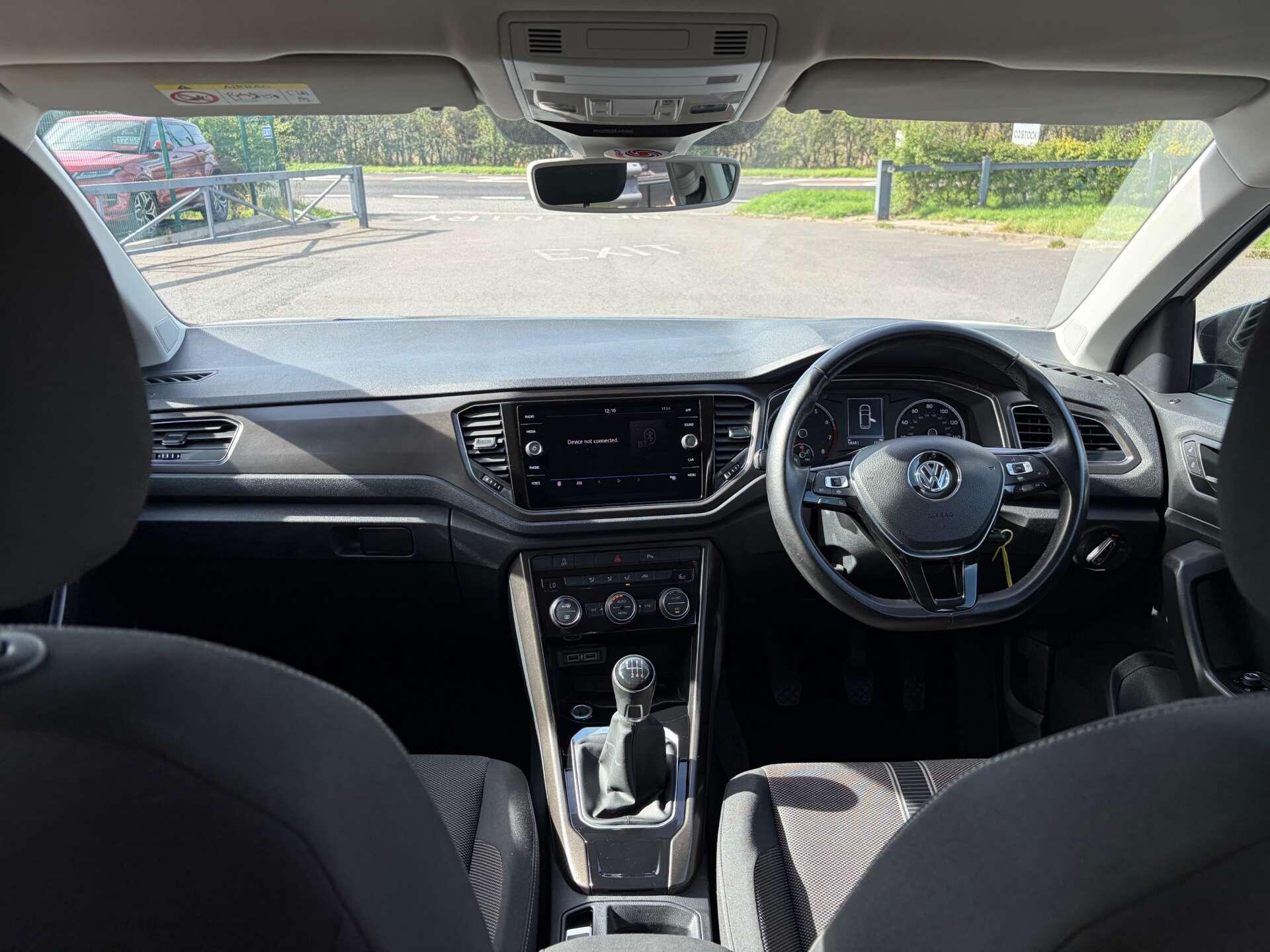 Volkswagen T-Roc view 32