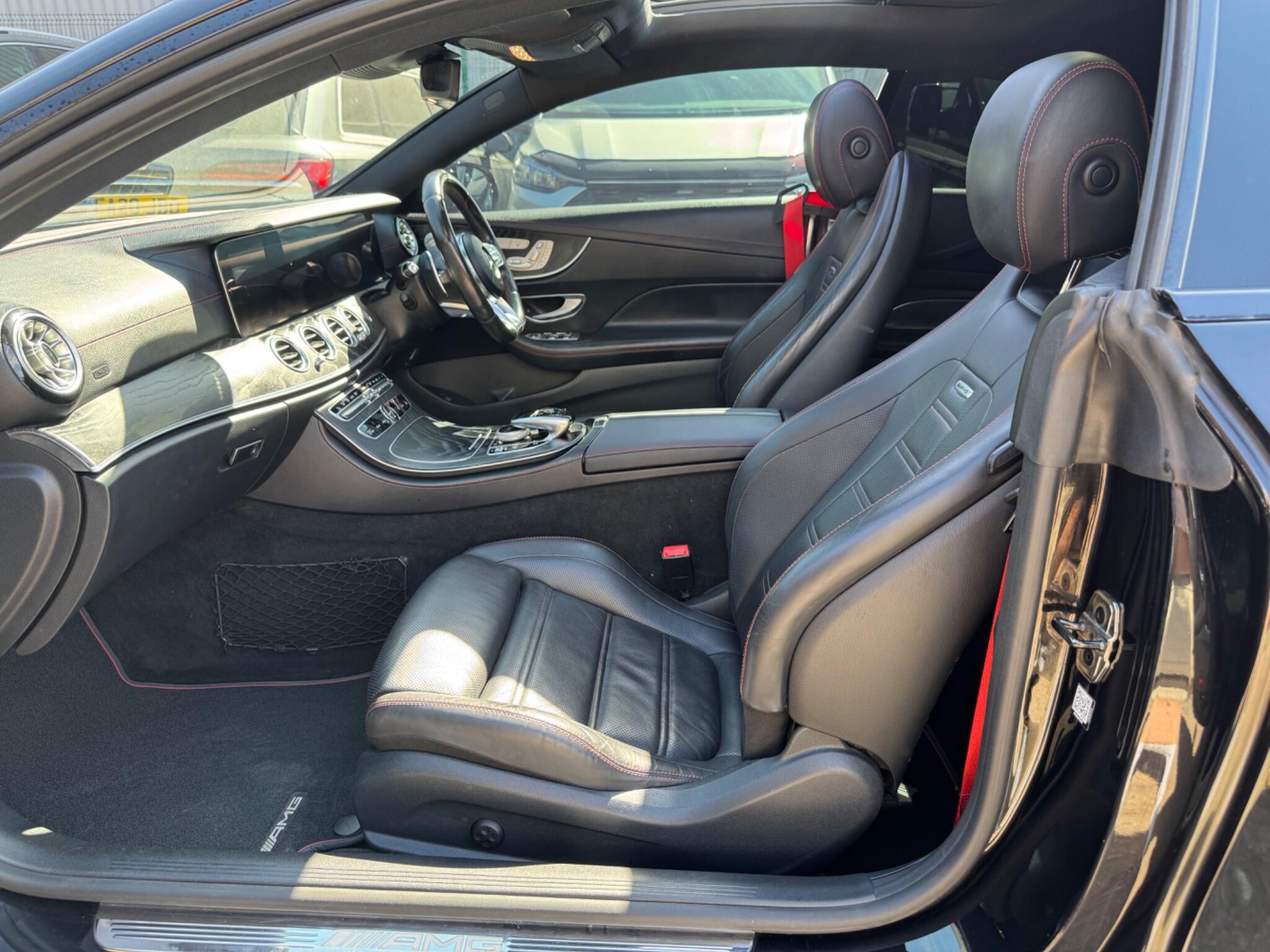 Mercedes-Benz E Class view 30