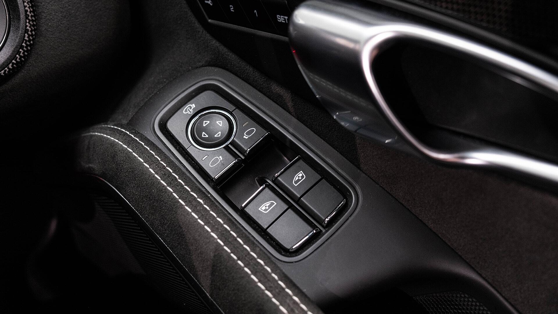 Porsche Cayman view 27