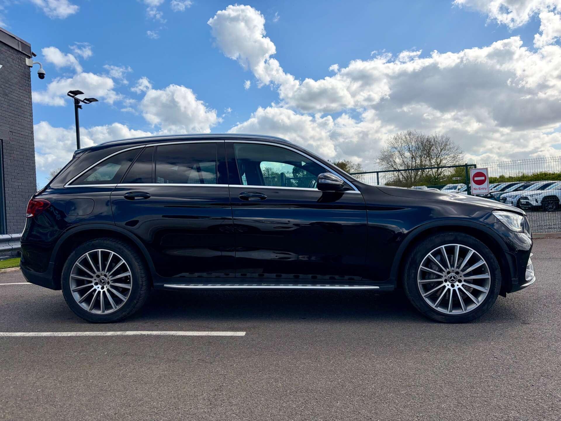 Mercedes-Benz GLC view 9