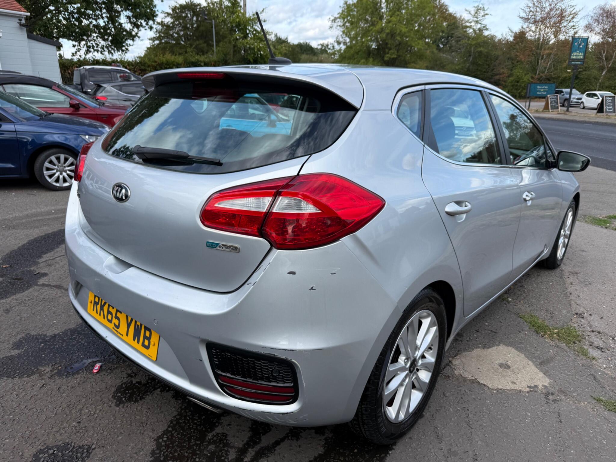 Kia Ceed view 2