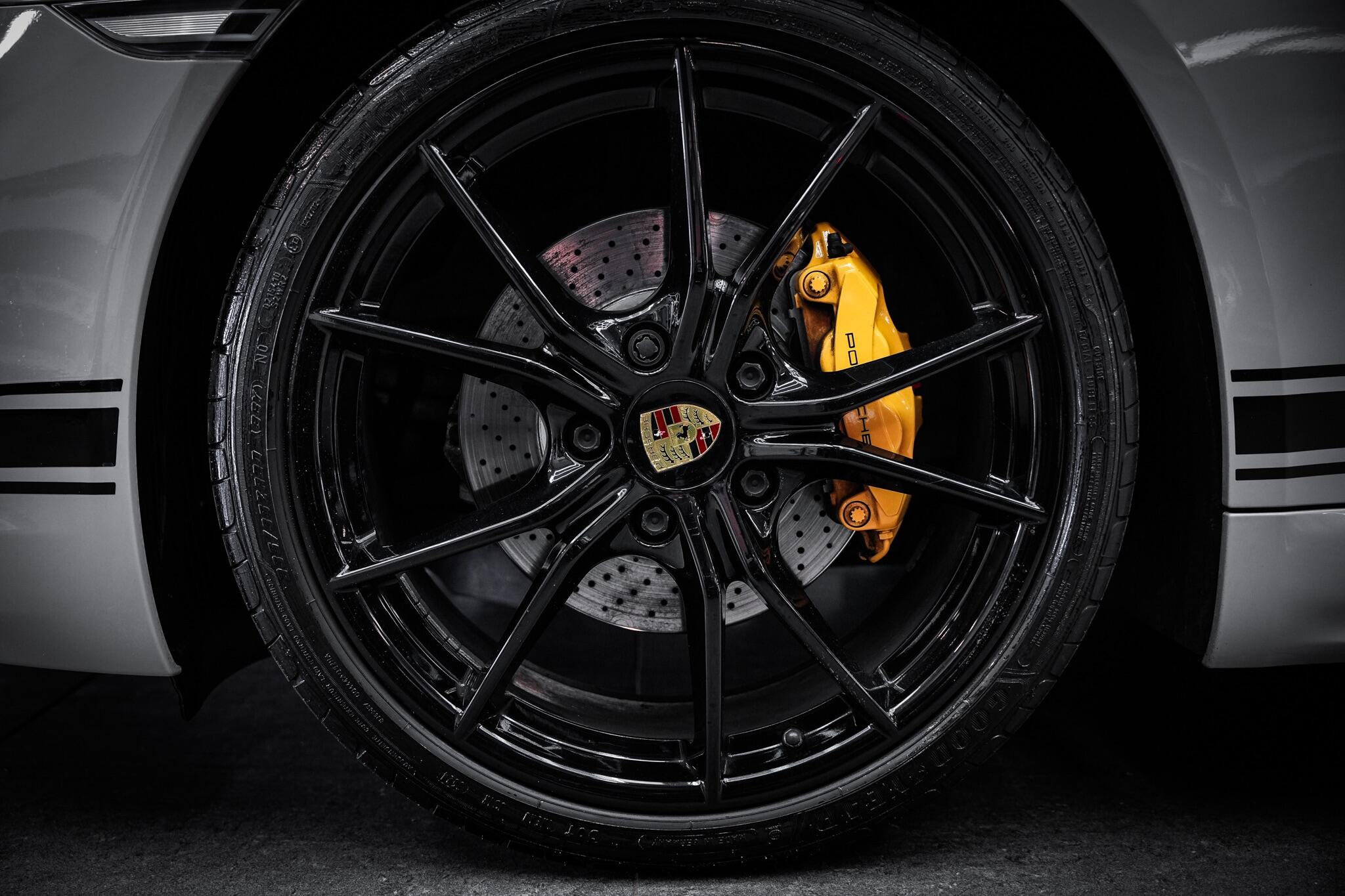 Porsche Cayman view 27