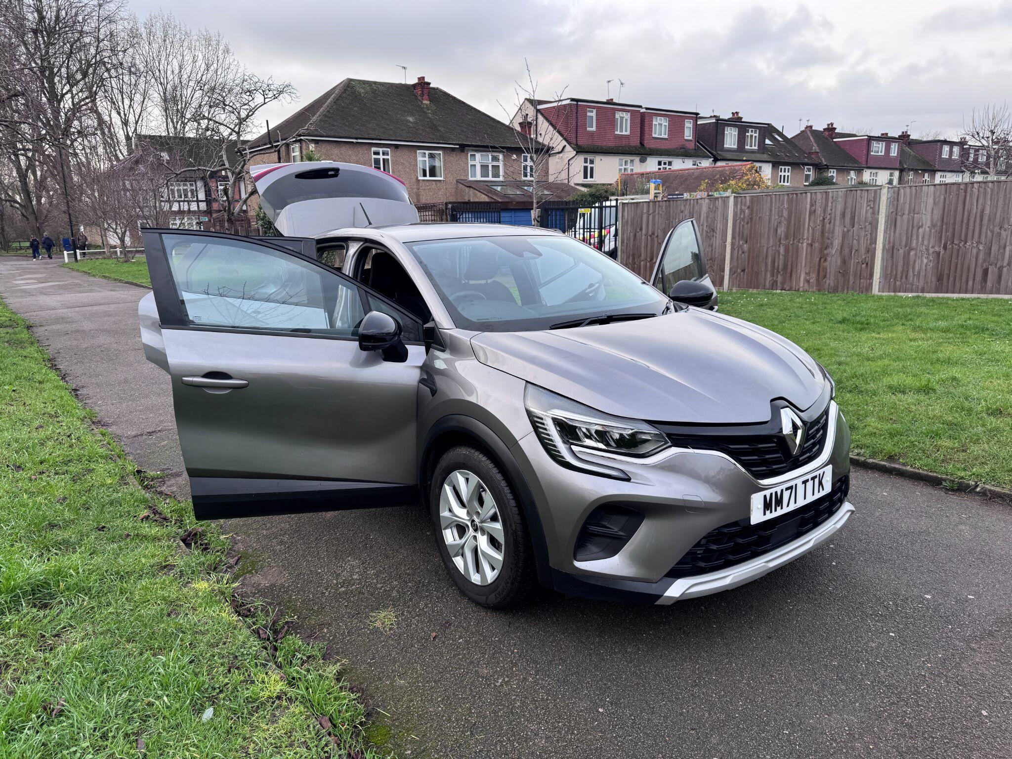 2022 Renault Captur 1.0 TCe Iconic Euro 6 (s/s) 5dr • 20,000 miles image 25