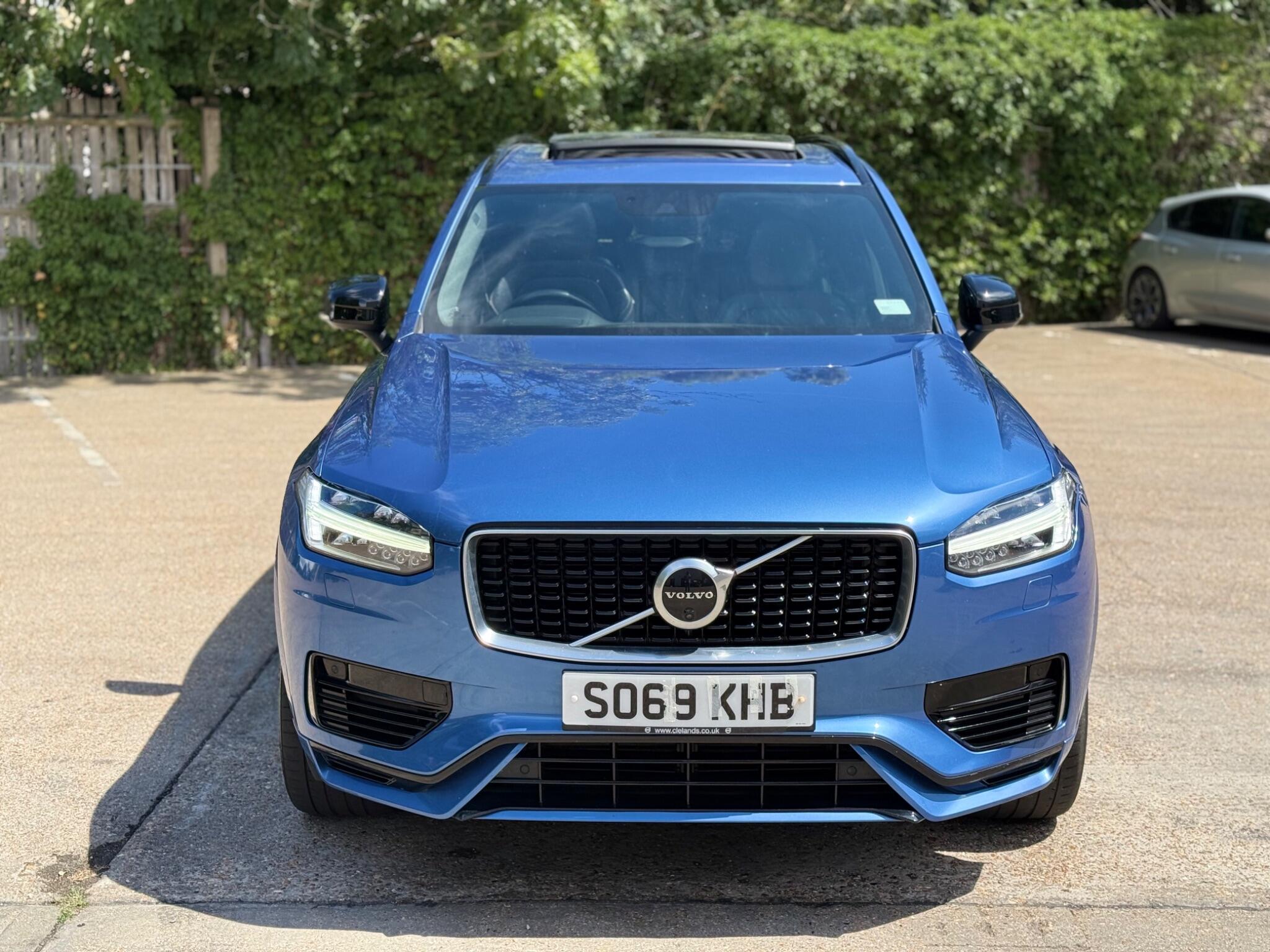 Volvo XC90 view 2