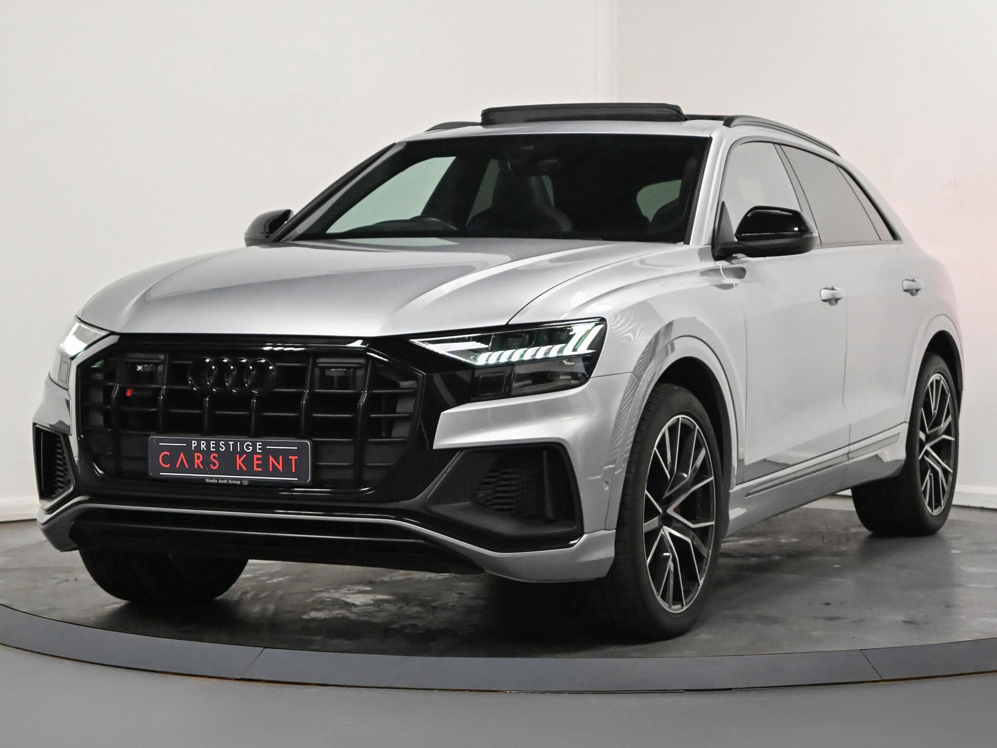 Audi SQ8 view 6