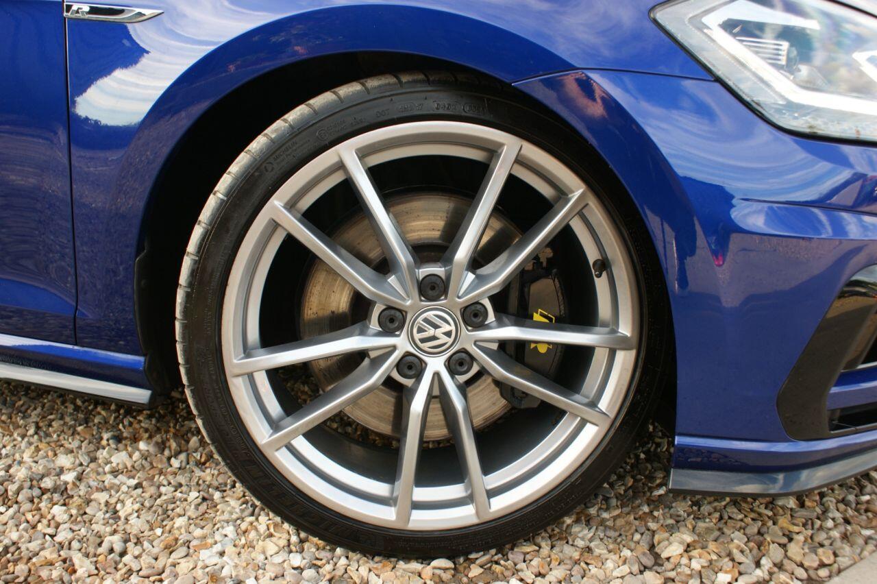 Volkswagen Golf view 8