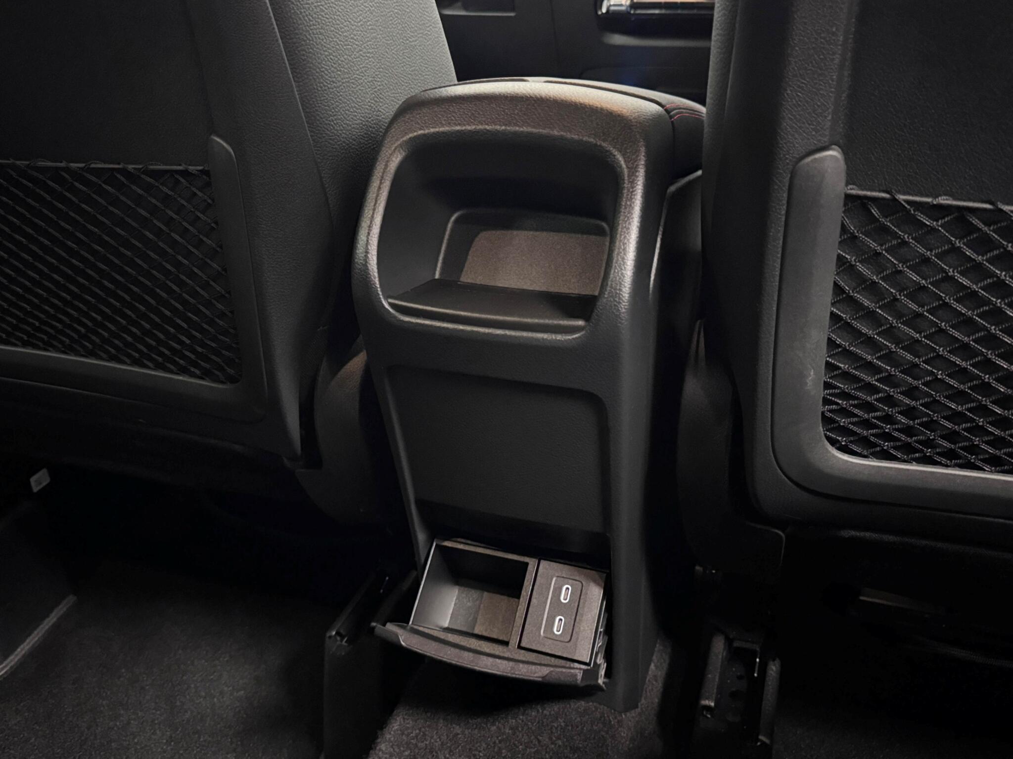 Mercedes-Benz Gla view 19