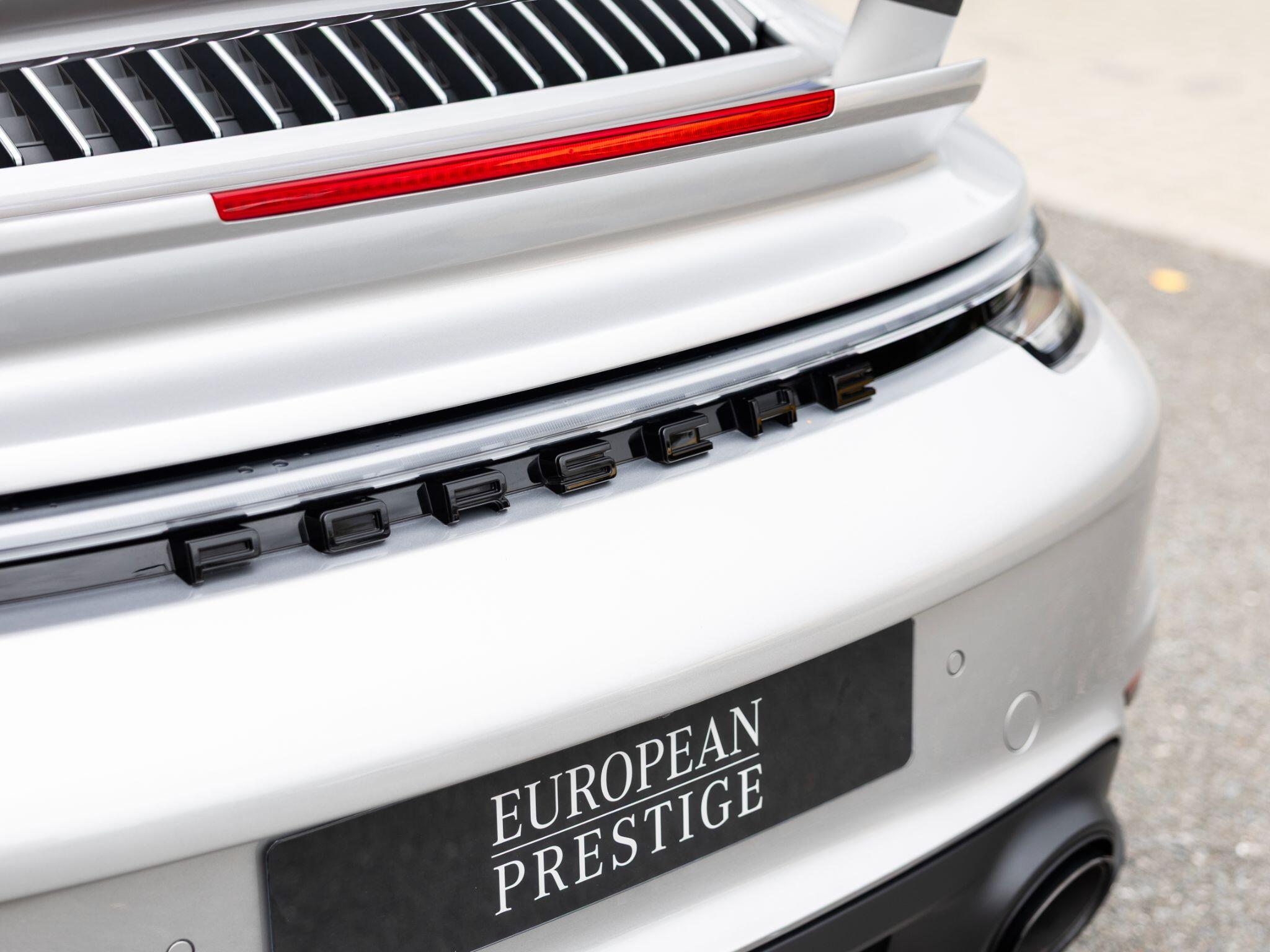 Porsche 911 view 27