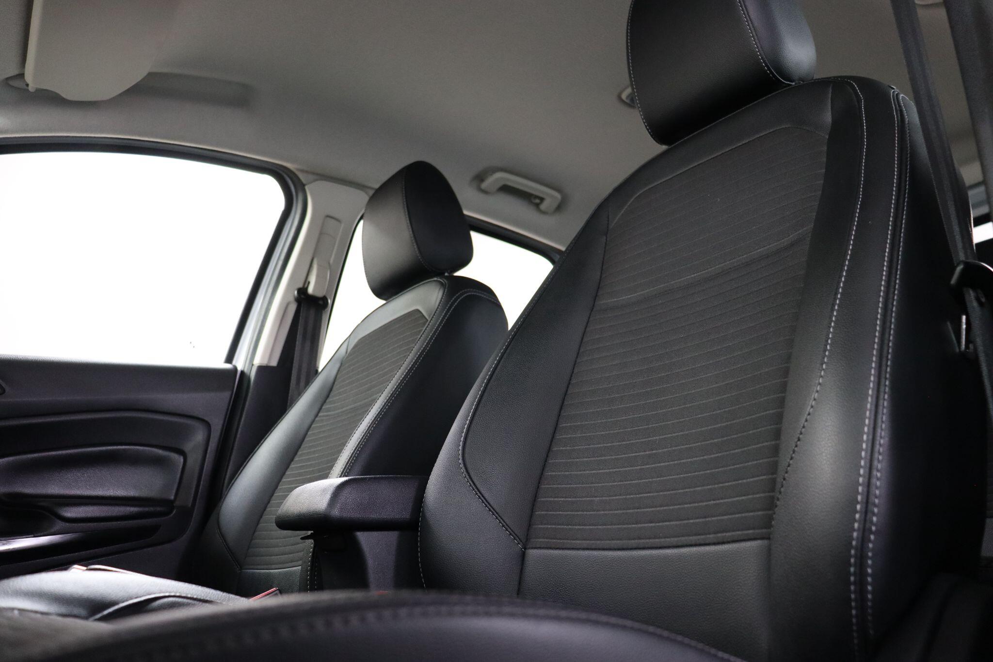 Ford Ecosport view 35