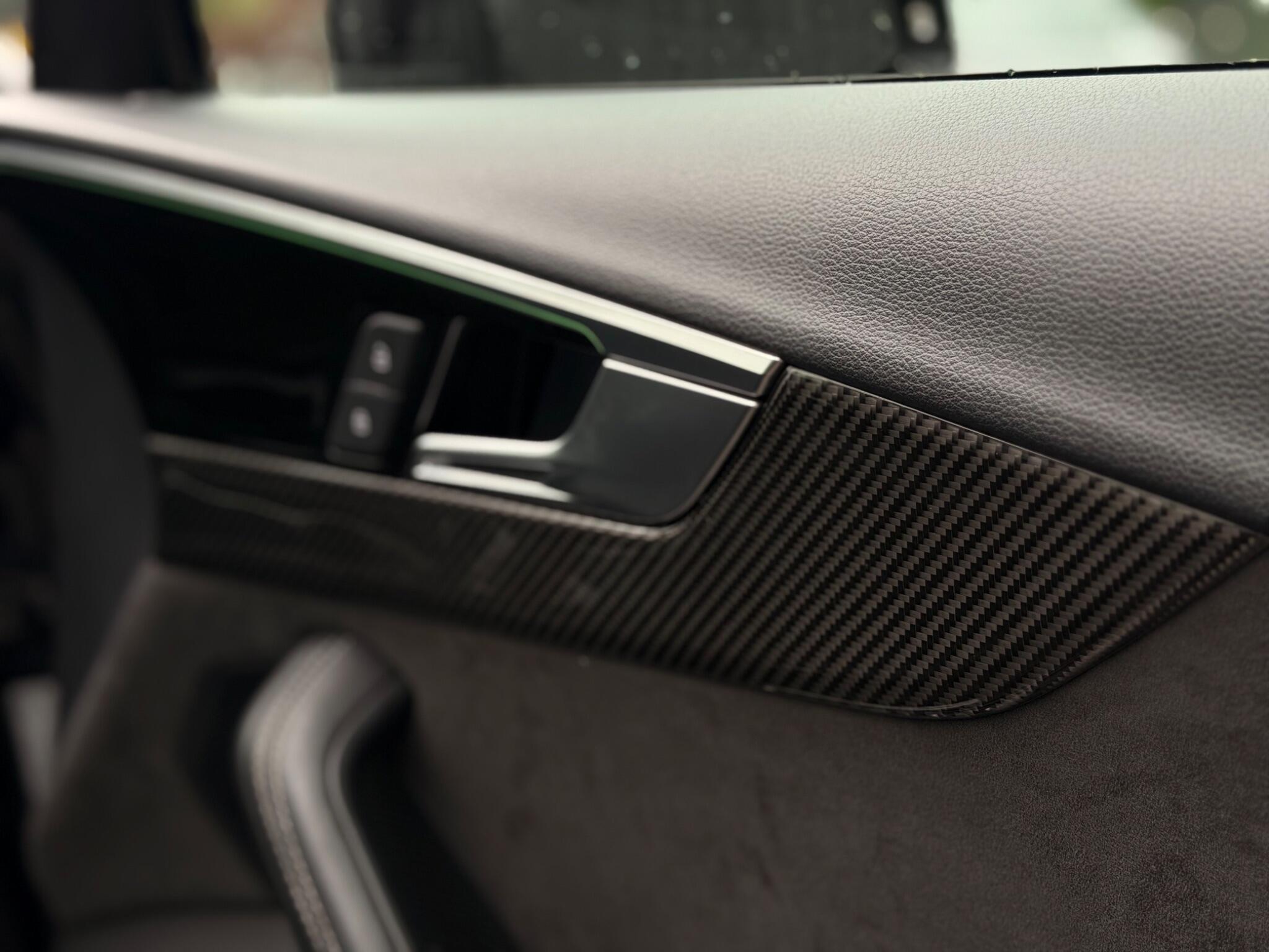 Audi RS4 view 28