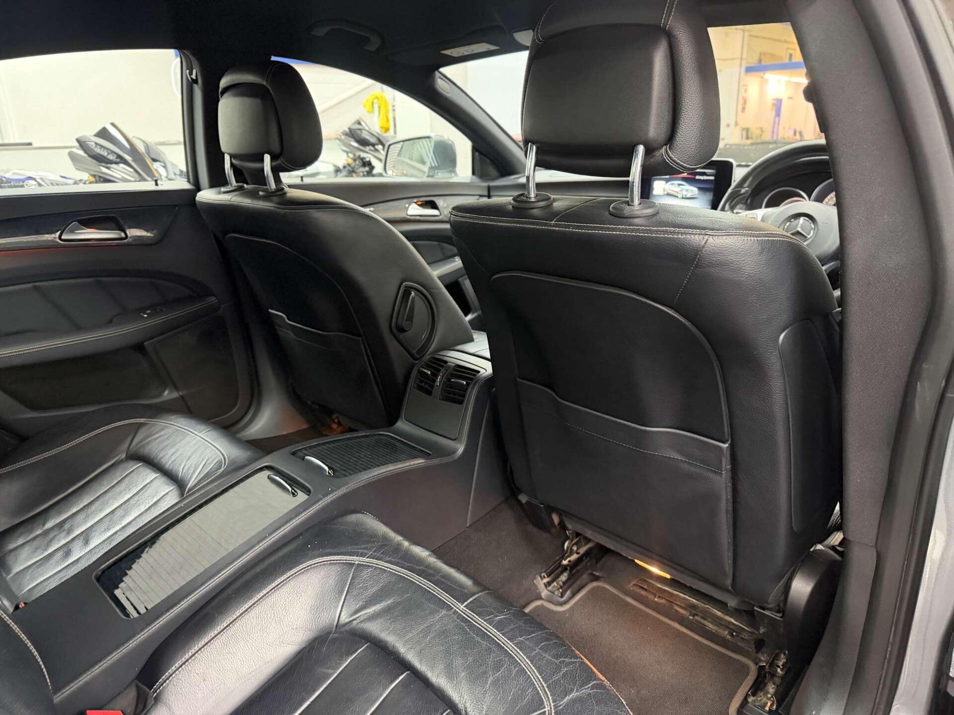 Mercedes-Benz CLS view 35