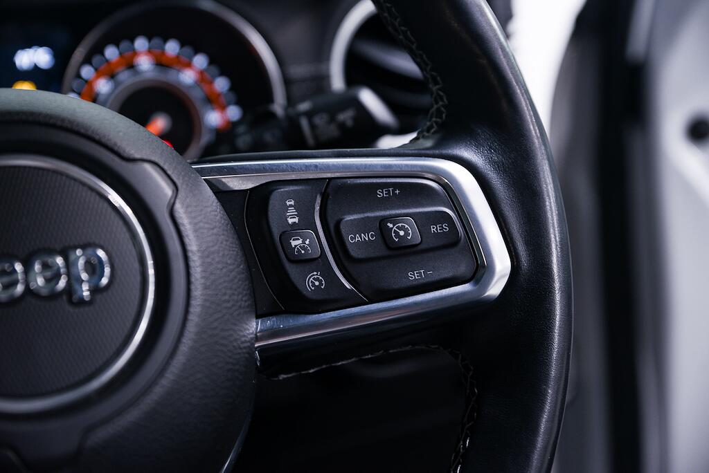 Jeep Wrangler view 24