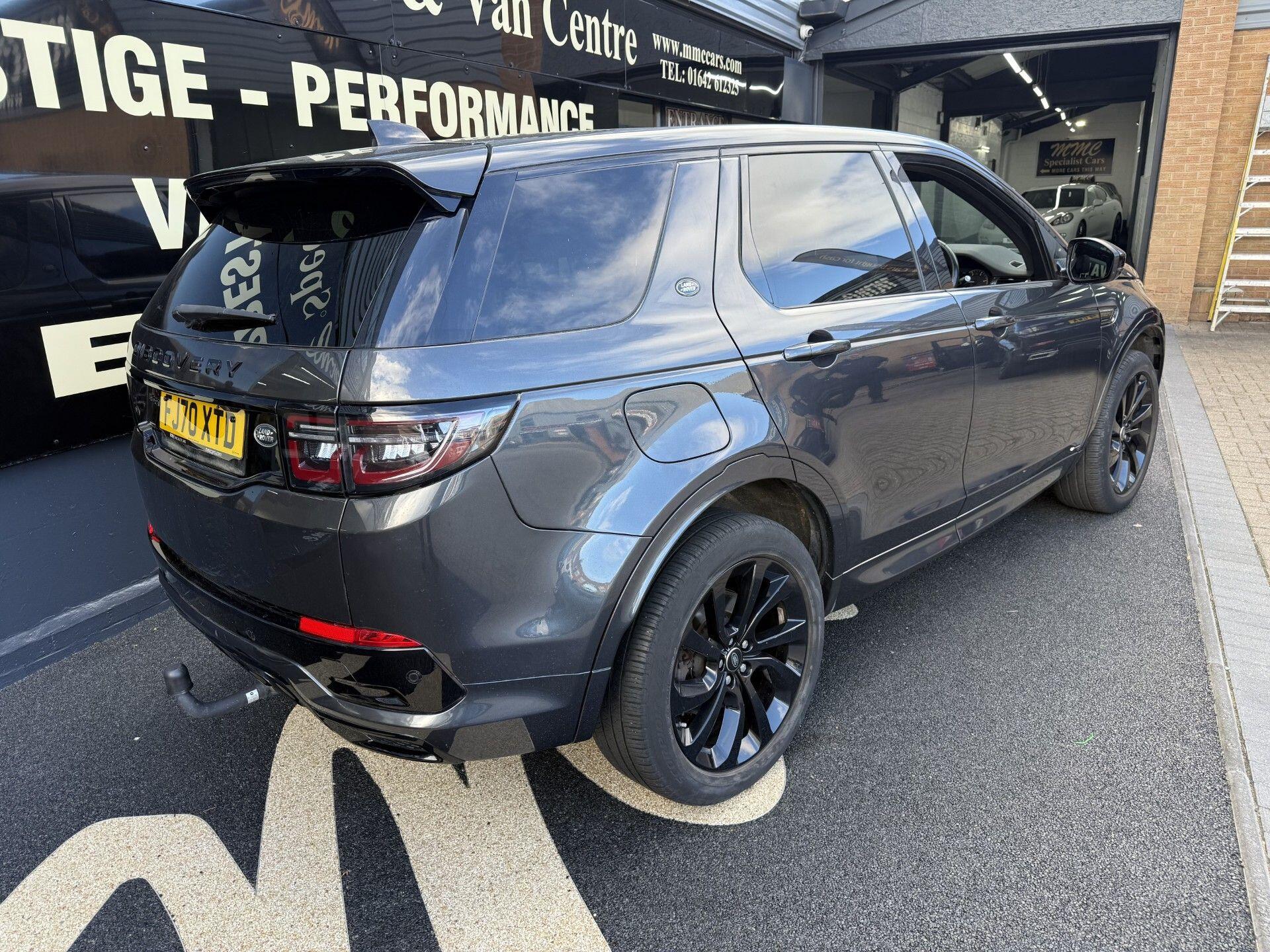 Land Rover Discovery Sport view 9