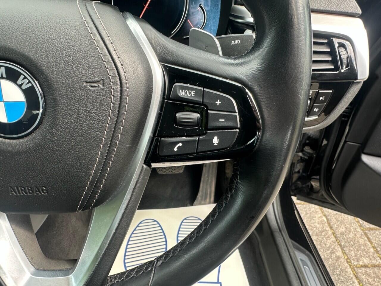 BMW 5 Series view 24