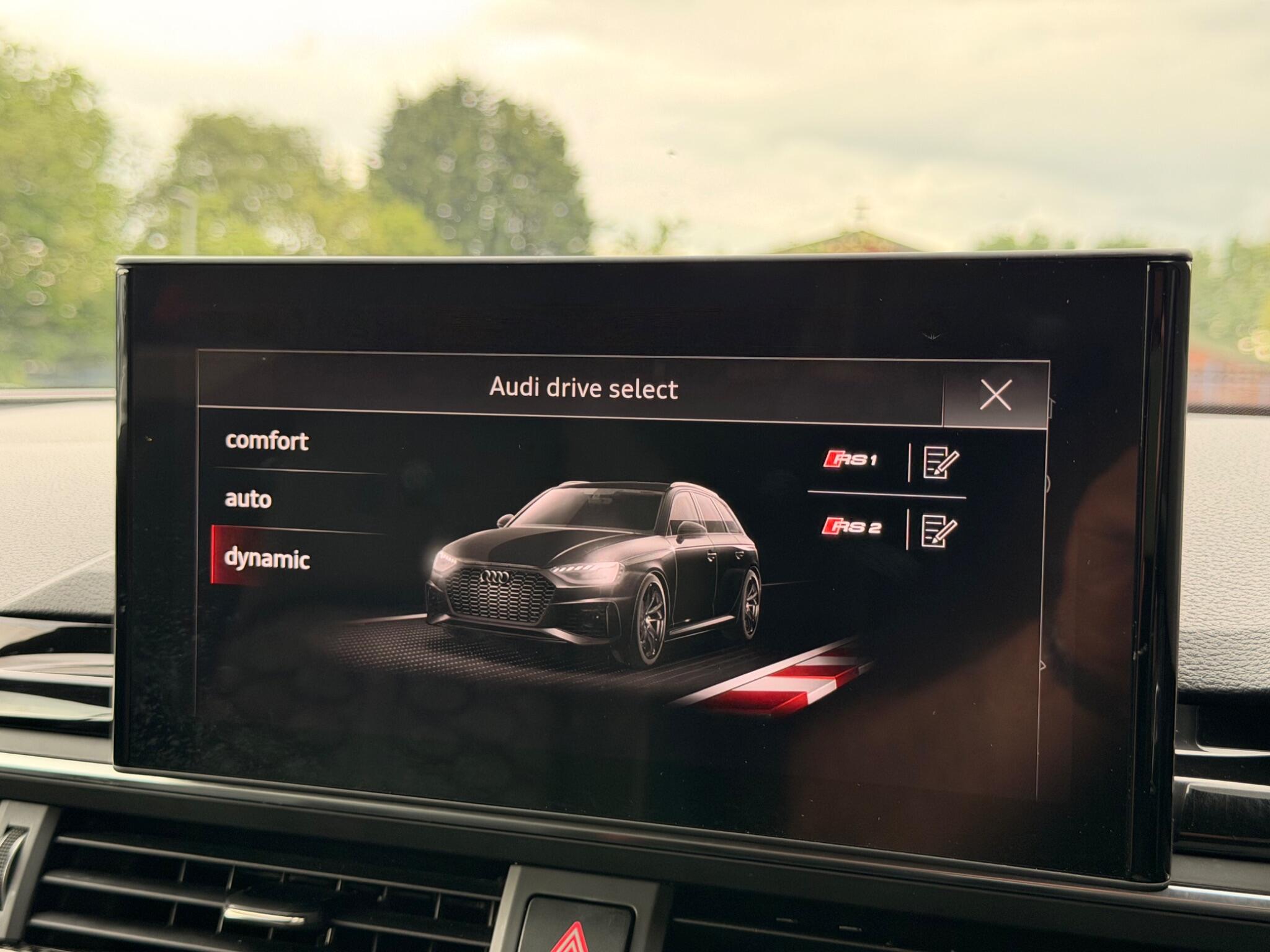 Audi RS4 view 48
