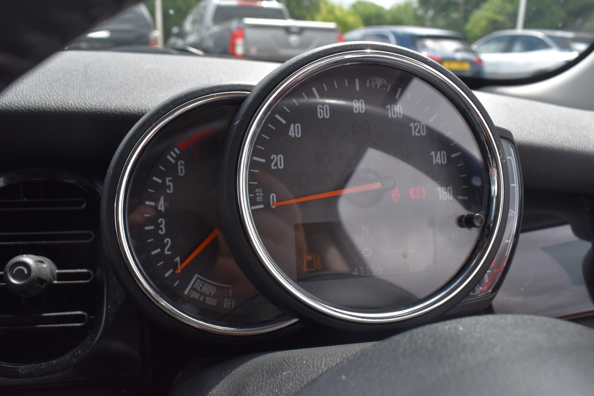 Hatch - 1.5 Cooper Classic Euro 6 (s/s) 3dr - Image 18