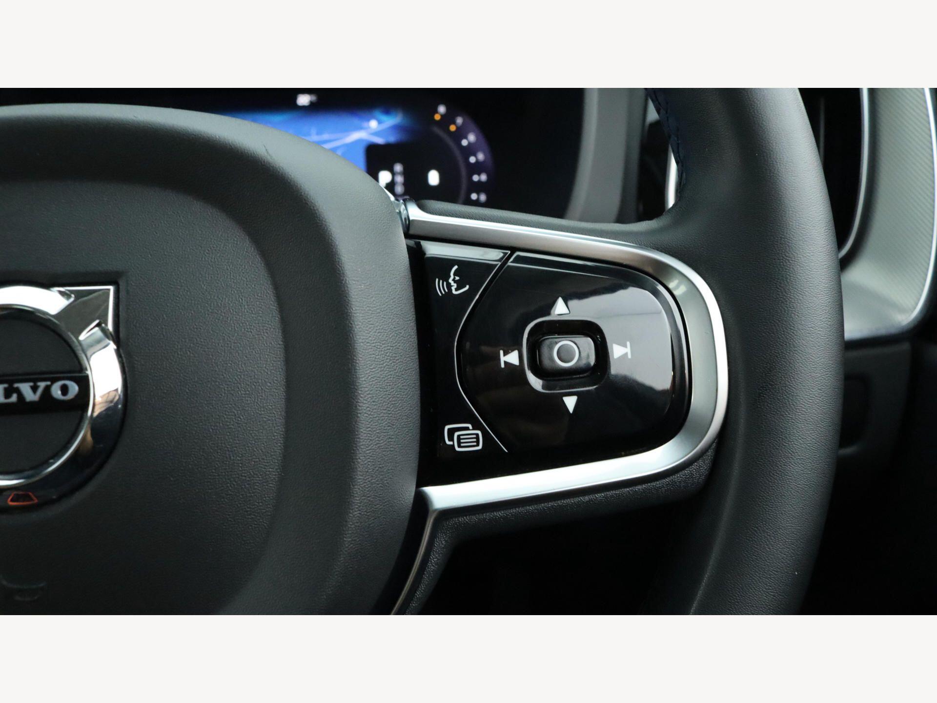 Volvo XC60 view 23