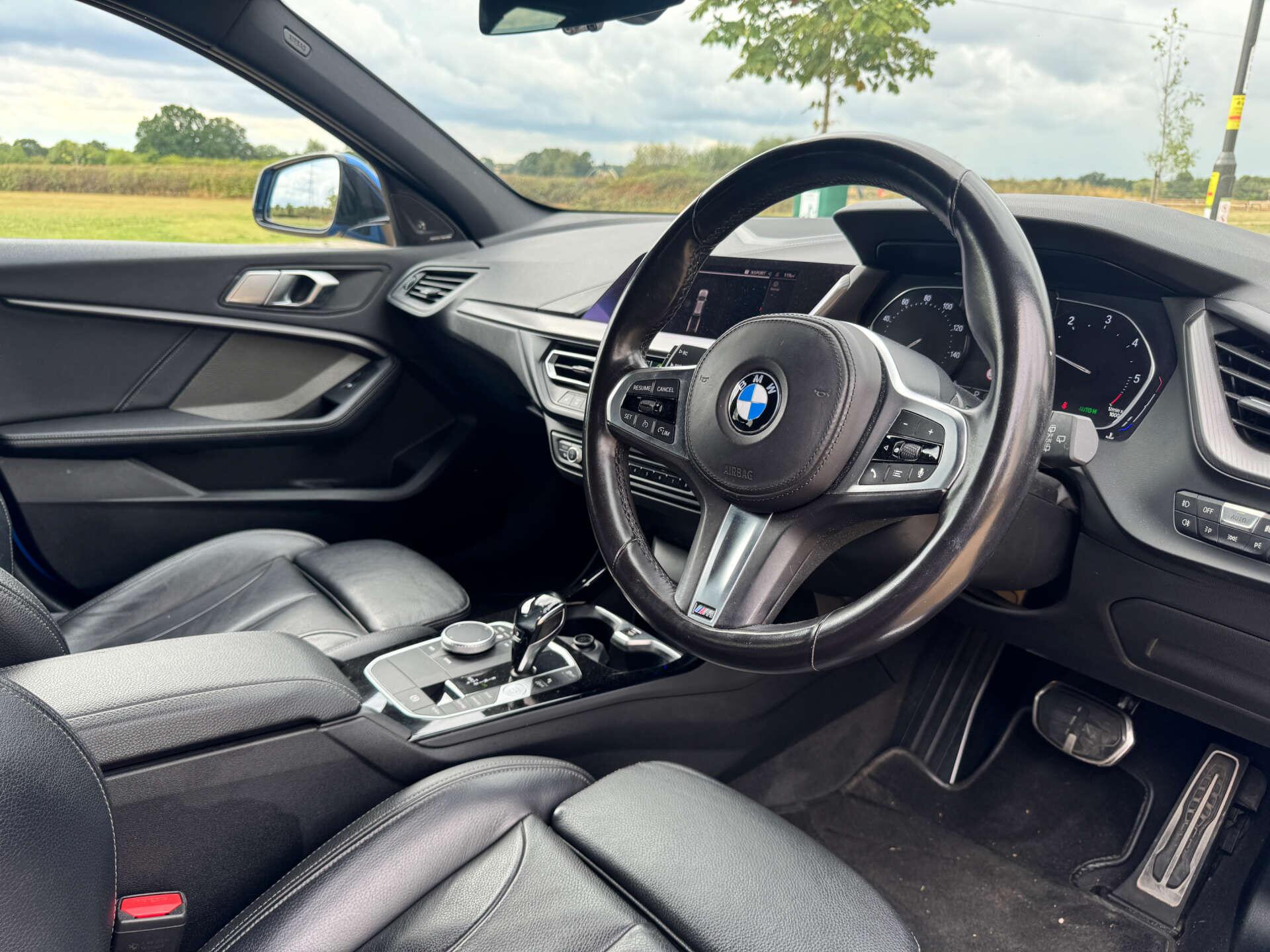 BMW 1 Series view 13