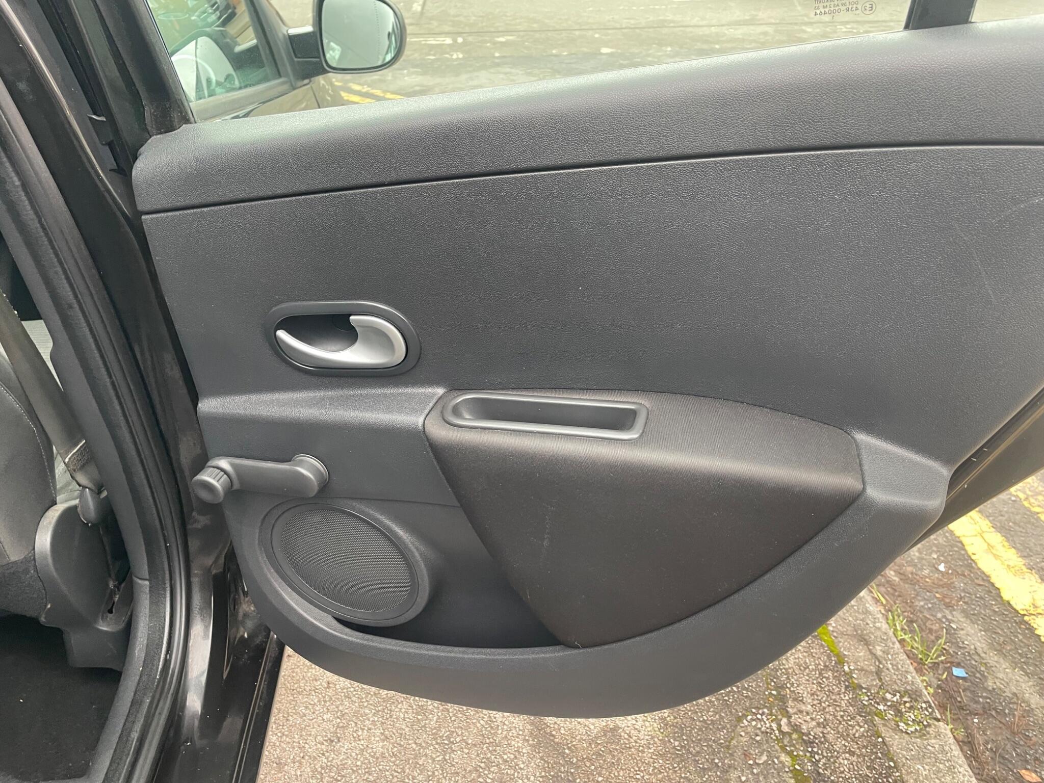 2011 Renault Clio image 45