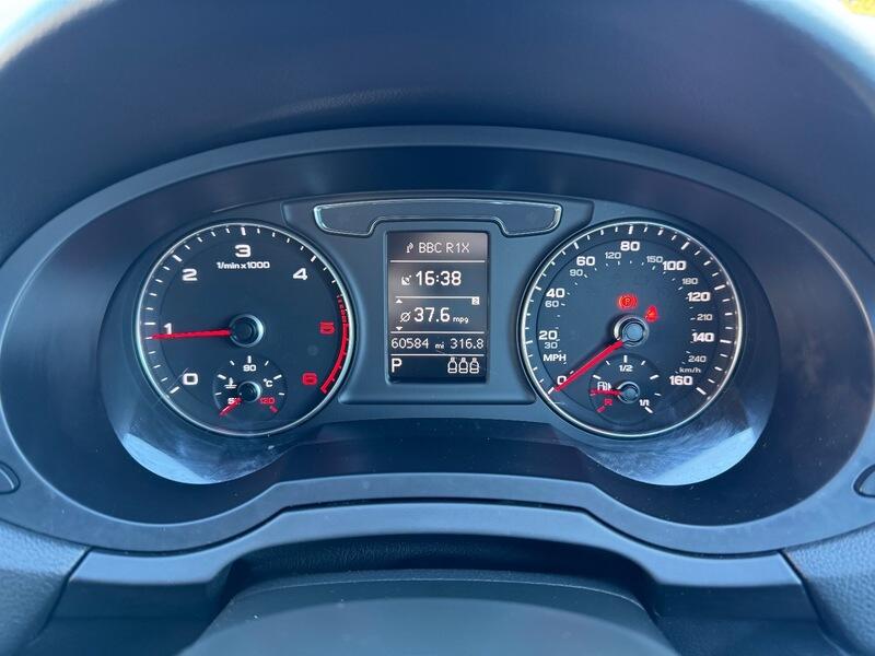 Audi Q3 view 30