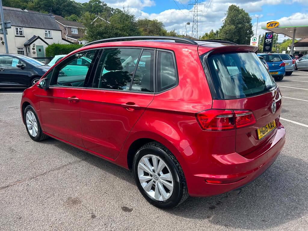 Volkswagen Golf Sportsvan view 4
