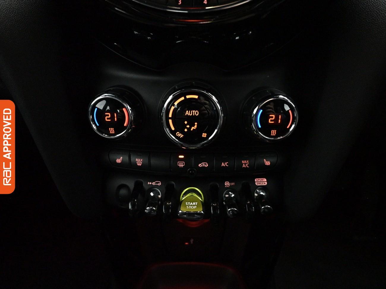 Mini Hatch view 19