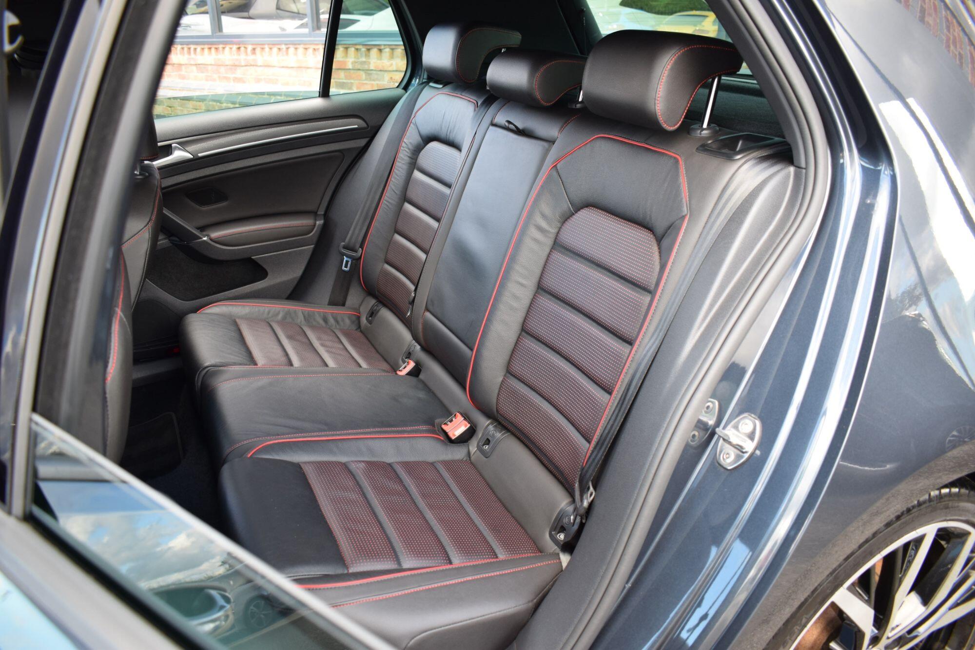 Volkswagen Golf view 25