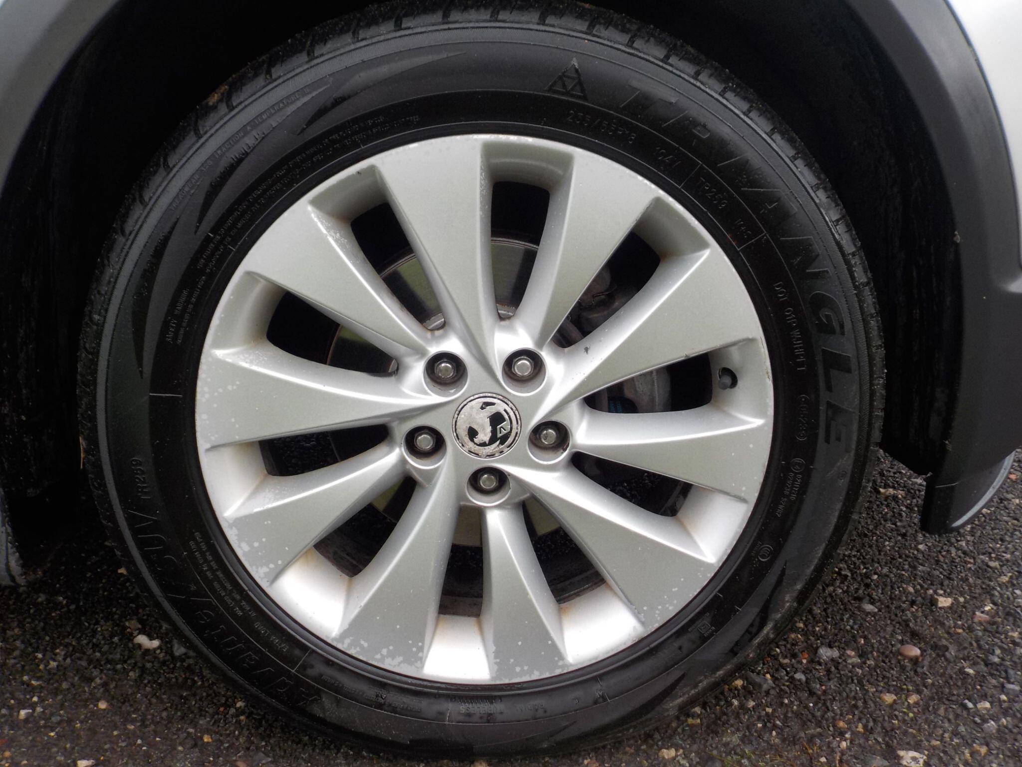 Vauxhall Antara 2.2 CDTi Exclusiv 4WD Euro 5 (s/s) 5dr