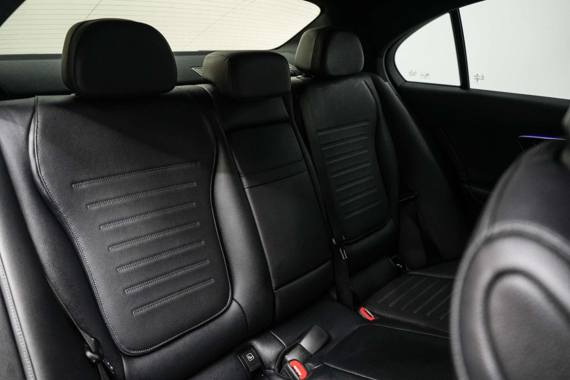 Mercedes-Benz C-Class view 21