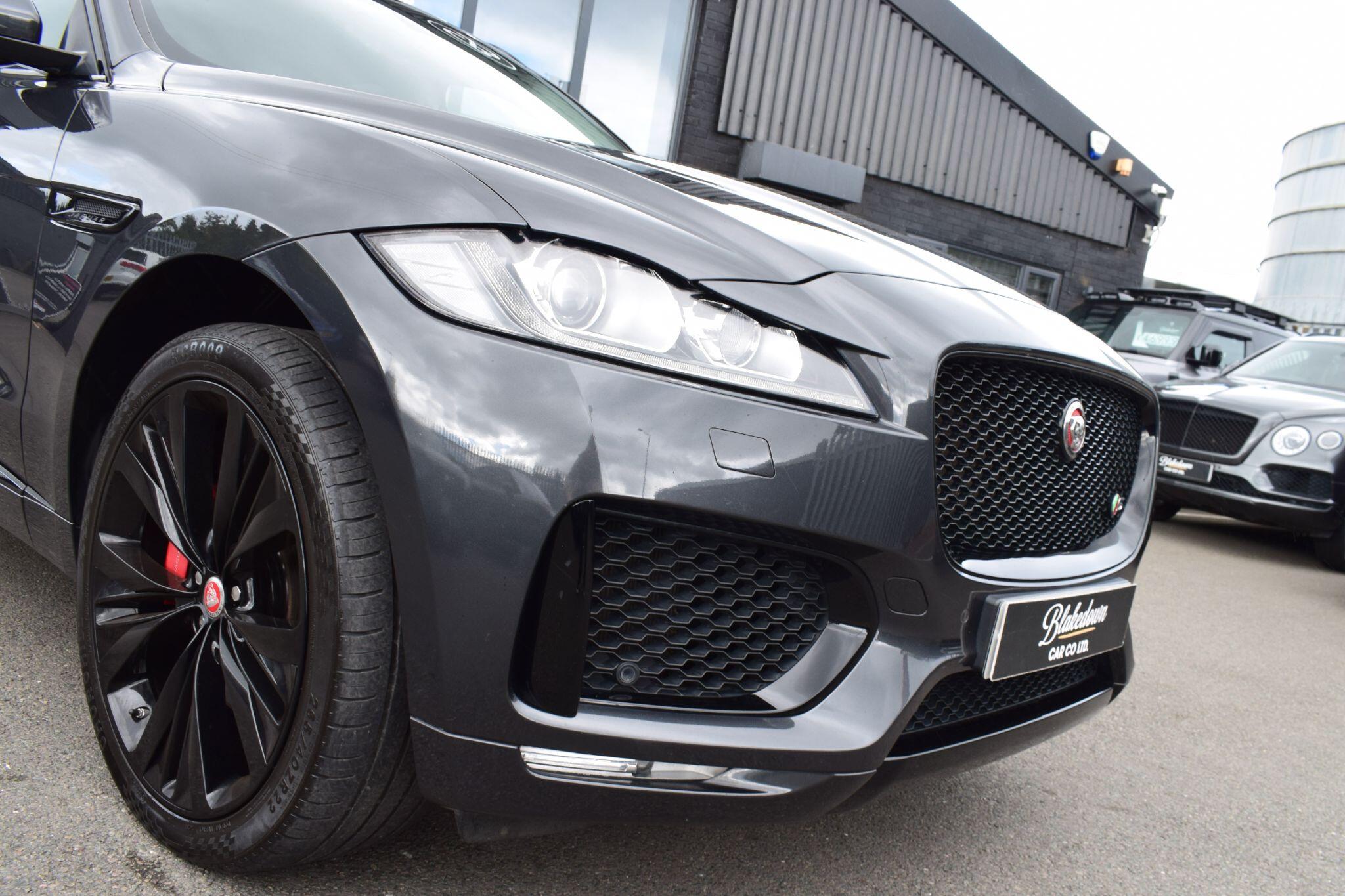 Jaguar F-Pace view 41