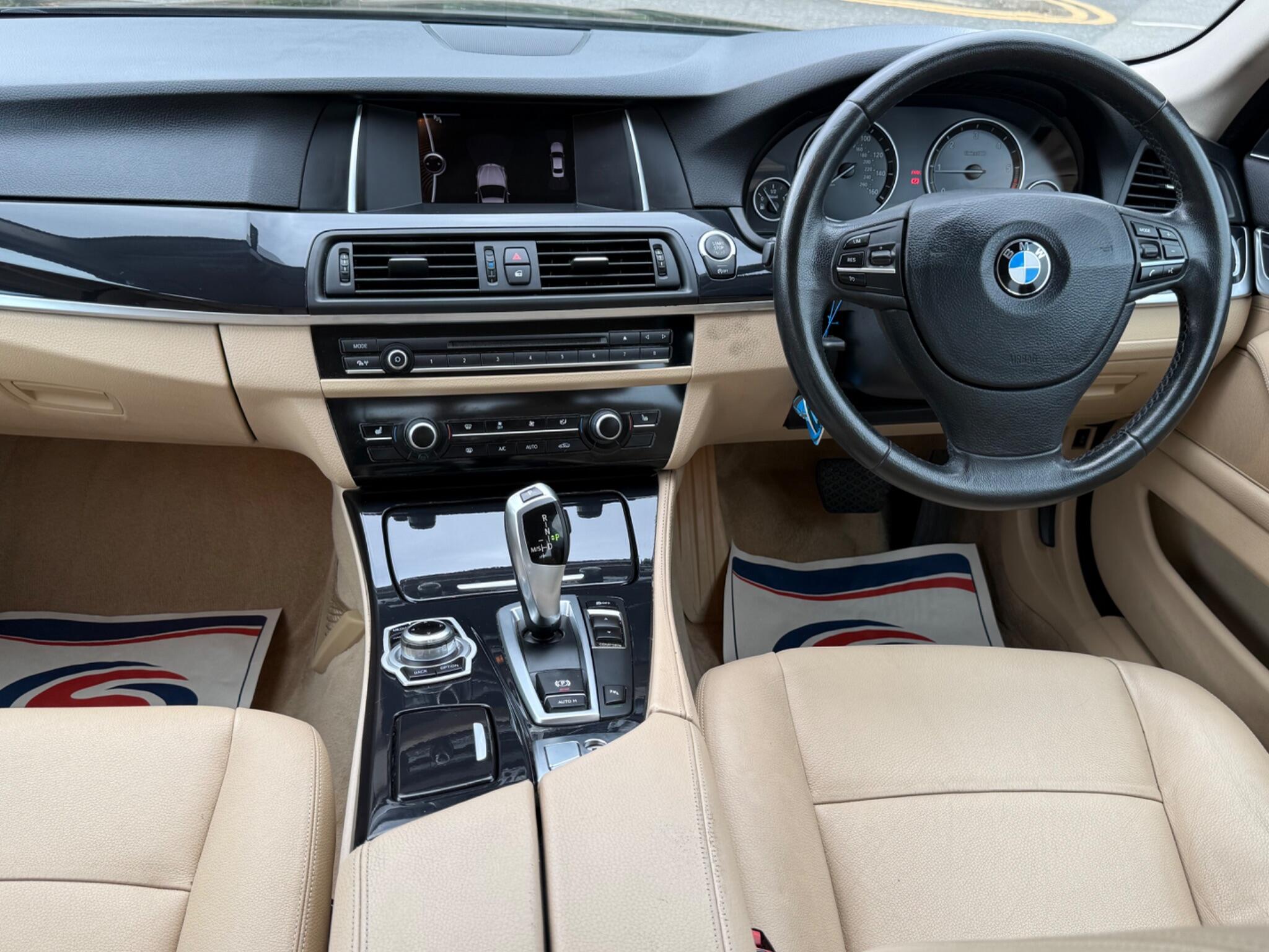 BMW 5 Series view 3