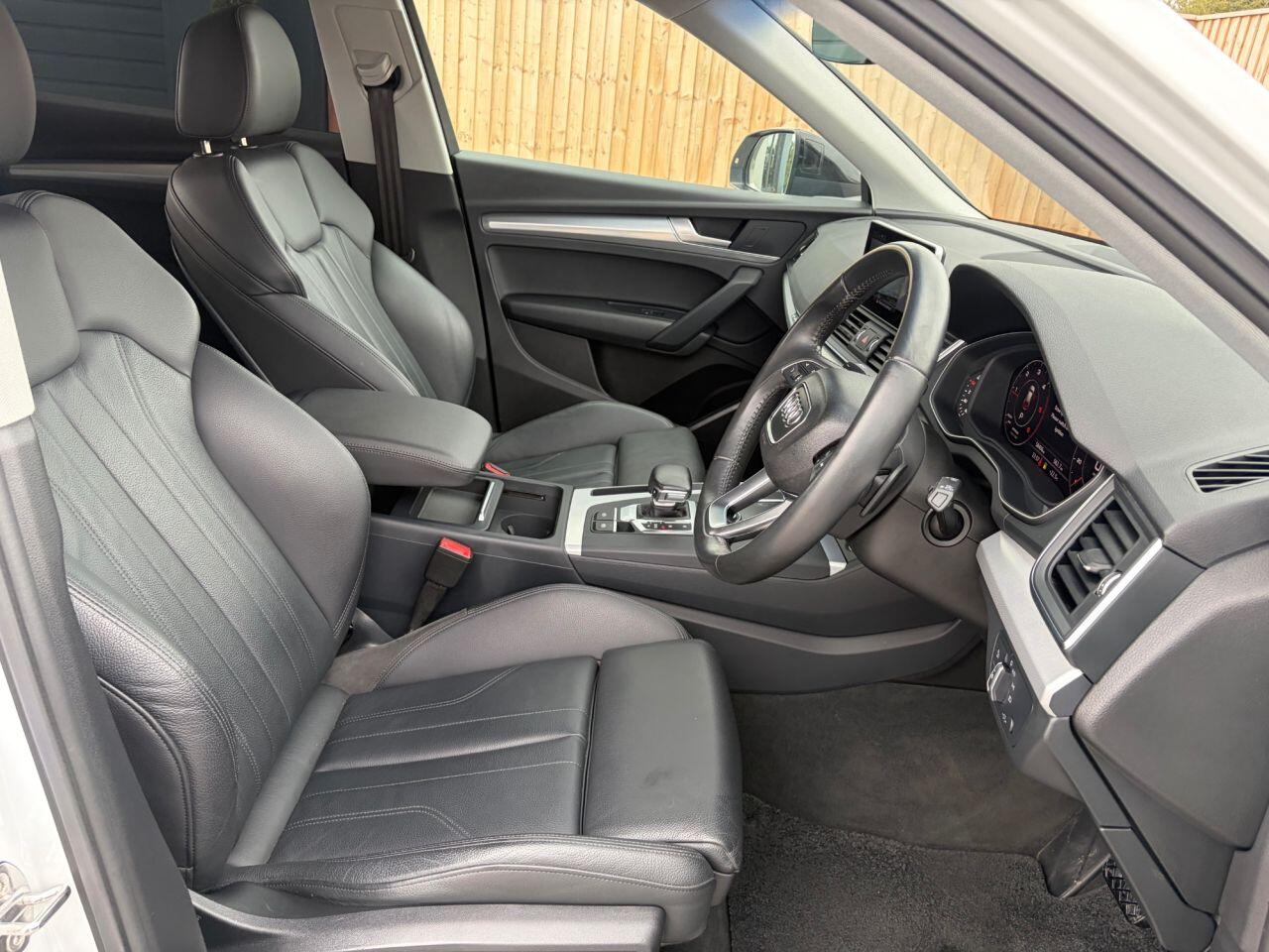 Audi Q5 view 17