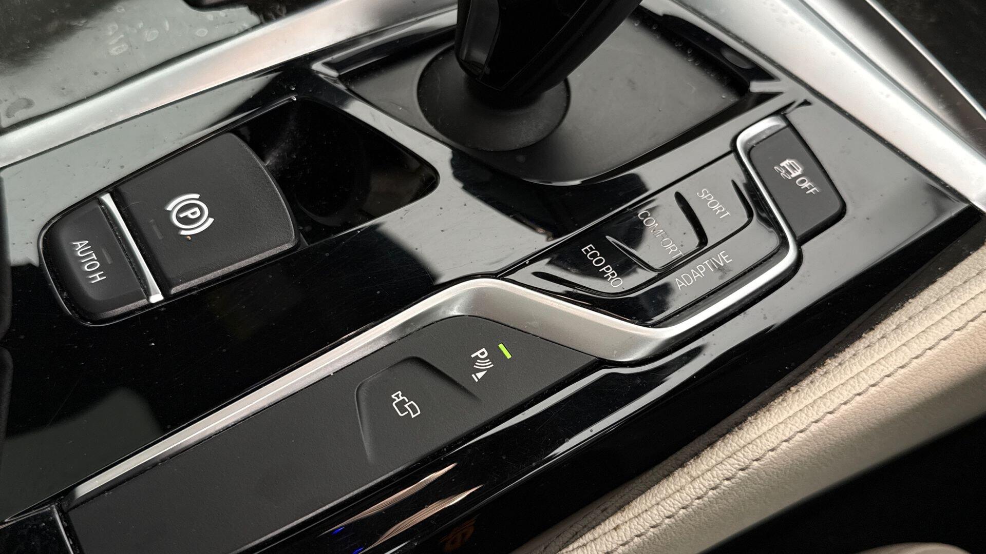 BMW 5 Series view 20