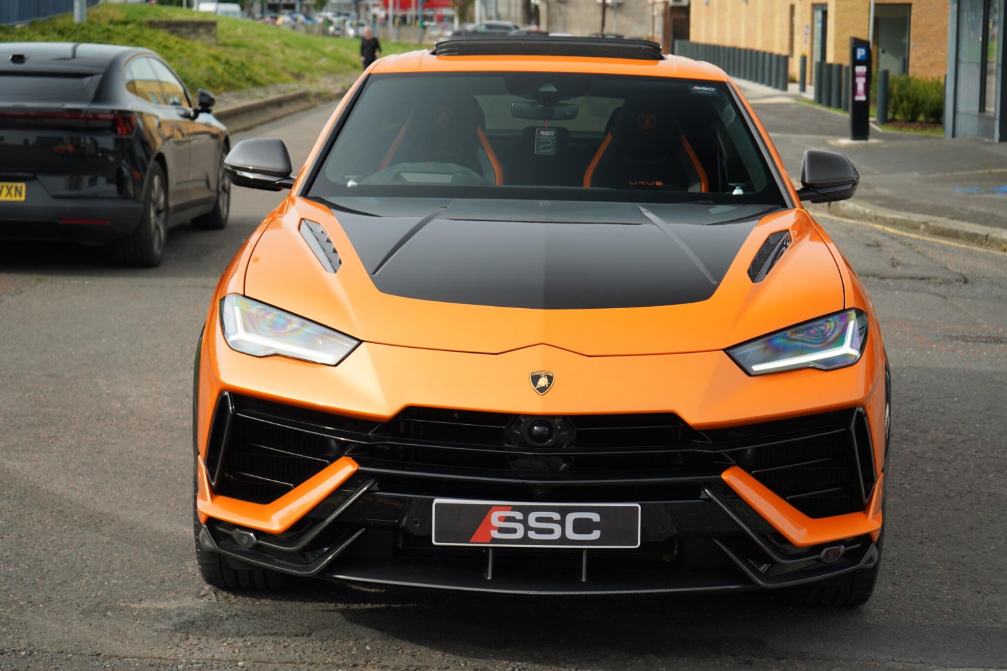 Lamborghini Urus view 8