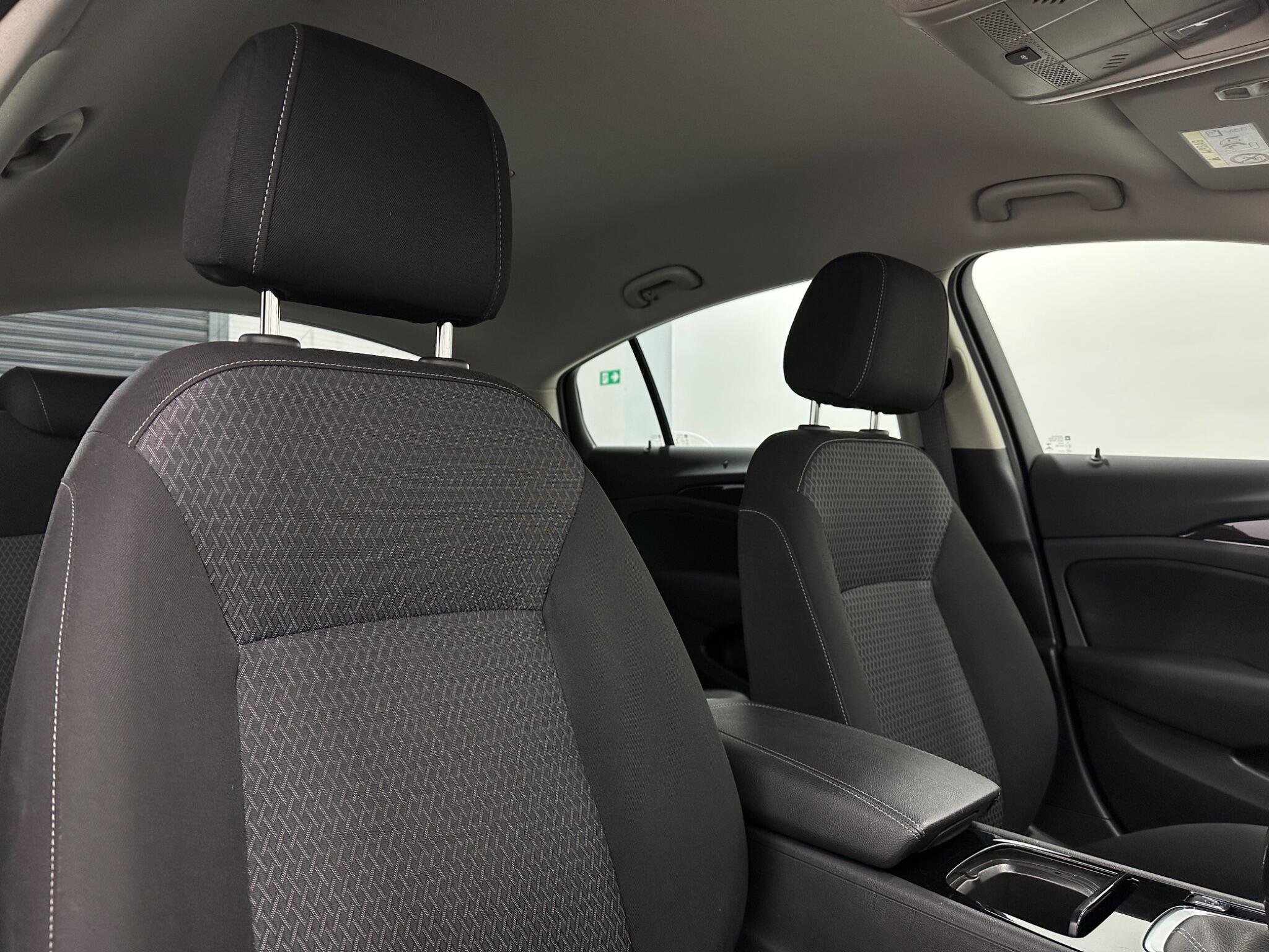 Vauxhall Insignia view 32