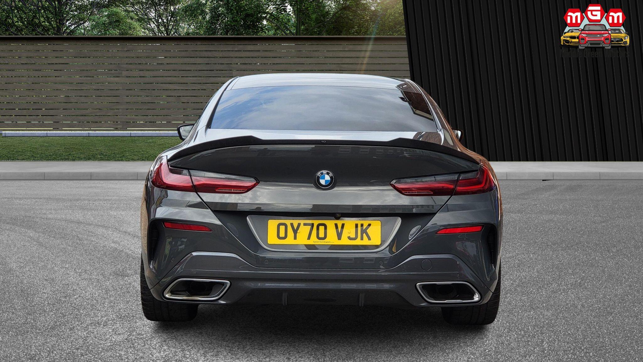 BMW 8 Series view 8