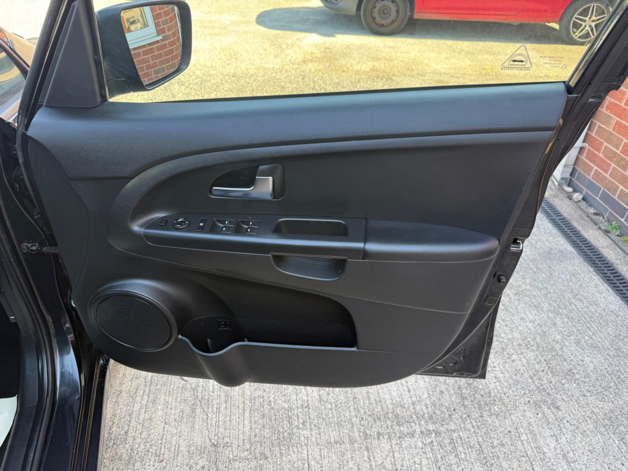 Kia Venga view 27