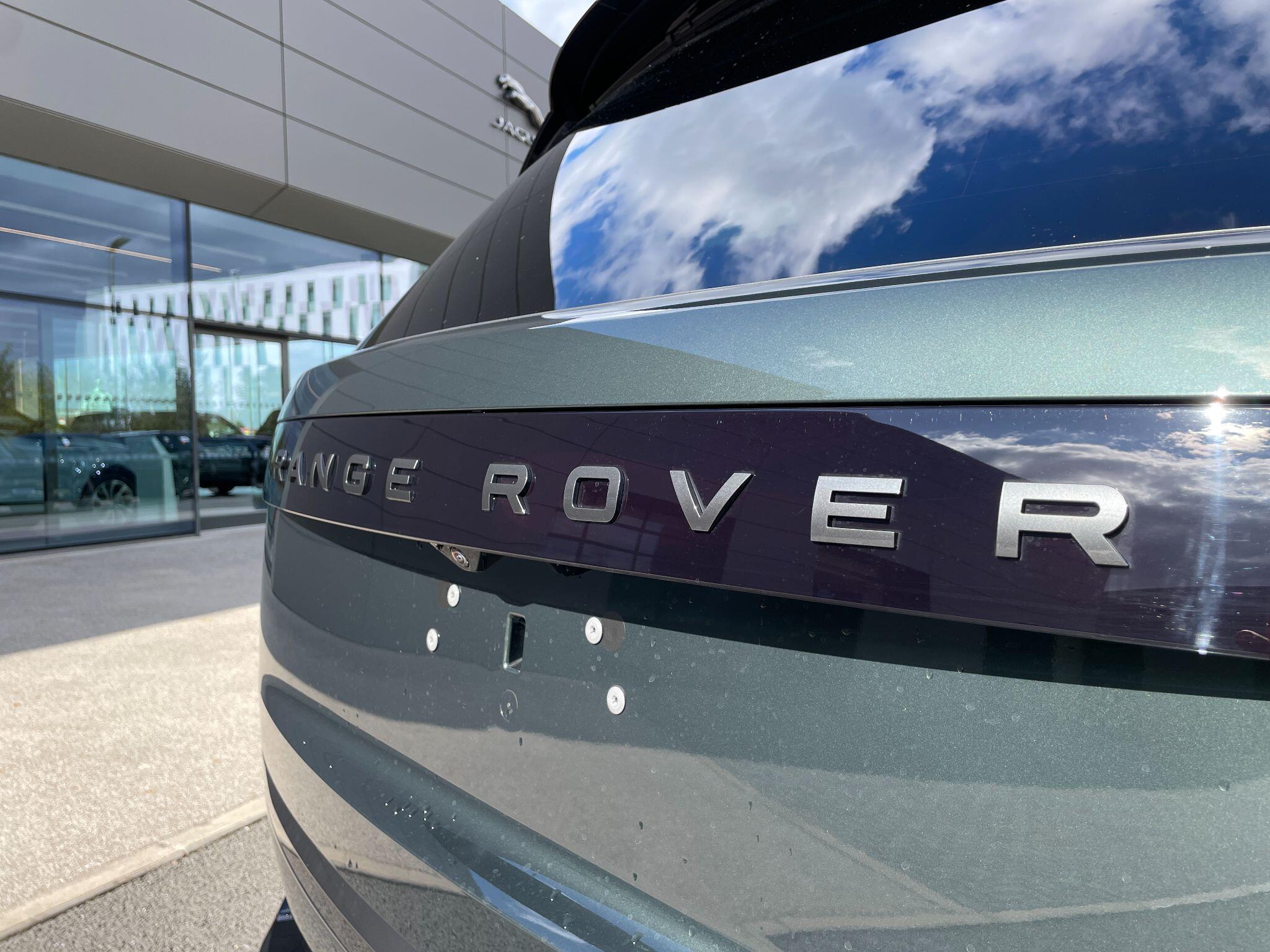 Land Rover Range Rover view 42